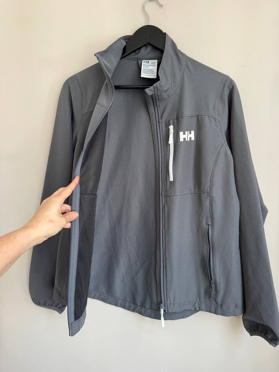 Helly Hansen Helly Hansen men's windbreaker gray size M Size US M / EU 48-50 / 2 - 5 Thumbnail
