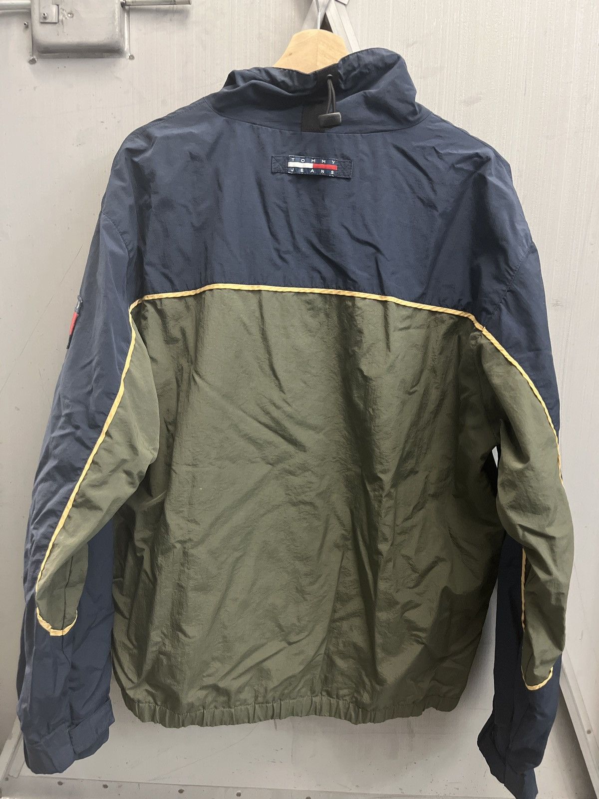 Tommy Hilfiger × Vintage Vintage Tommy Hilfiger 1/4 zip windbreaker Size US M / EU 48-50 / 2 - 3 Thumbnail
