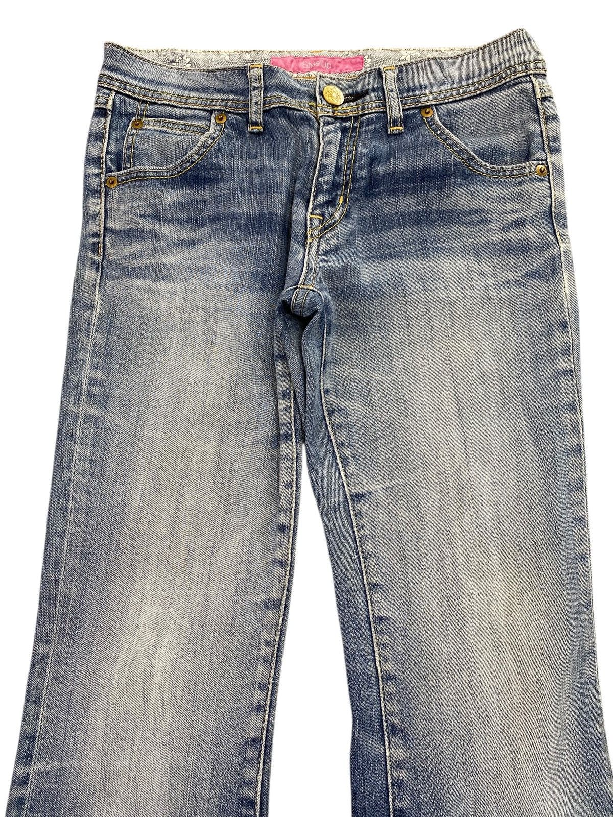 Uniqlo Uniqlo Style Up Faded Wash Style Flare Jeans Size US 28 / EU 44 - 2 Thumbnail