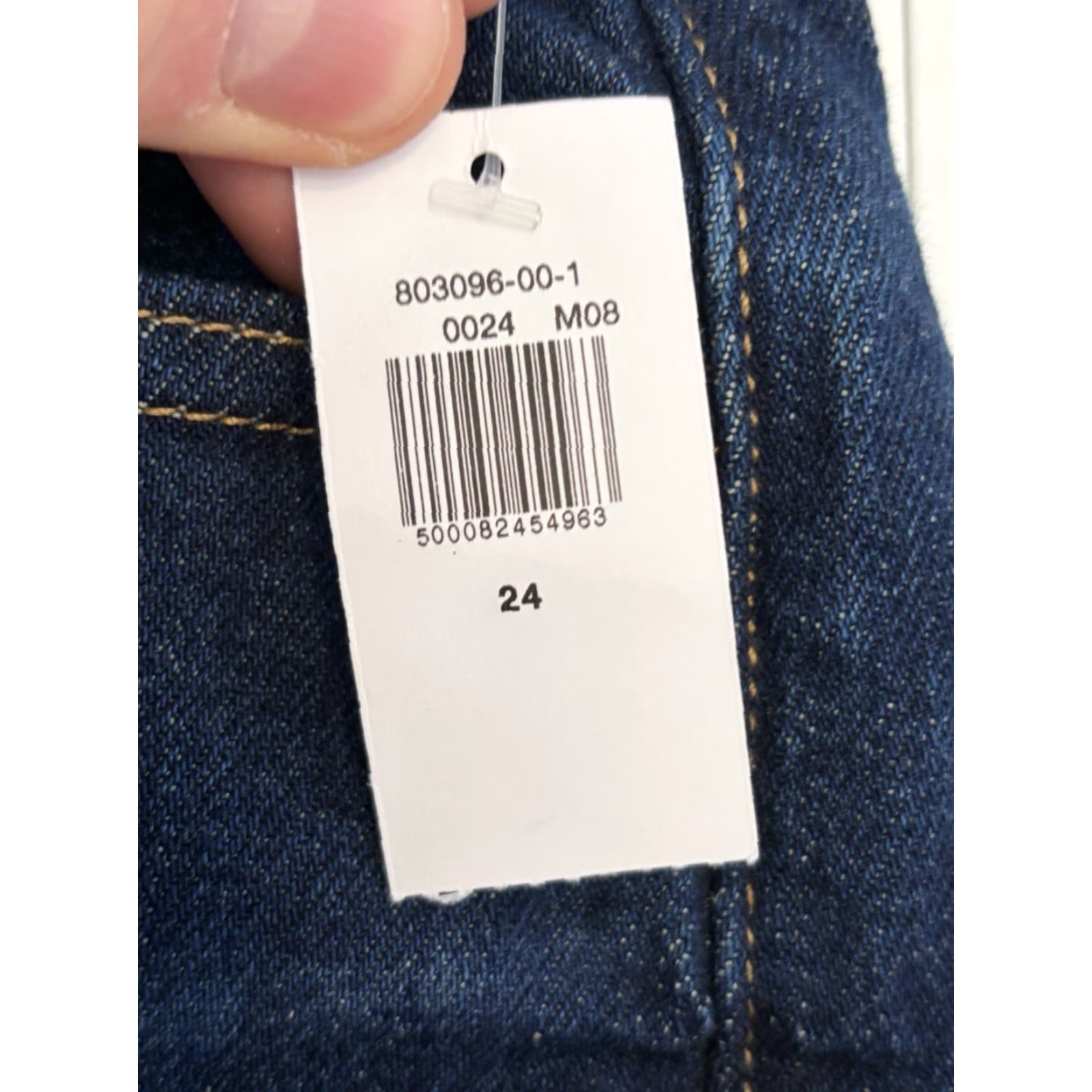 Old Navy NWT Old Navy High Rise Smoothing Pocket Button Fly Shorts 24 Womens Denim Blue 5-Pocket 90s Bohemian Cowboys Cut-Off Regular Fit Size 42" / US 20 - 5 Thumbnail