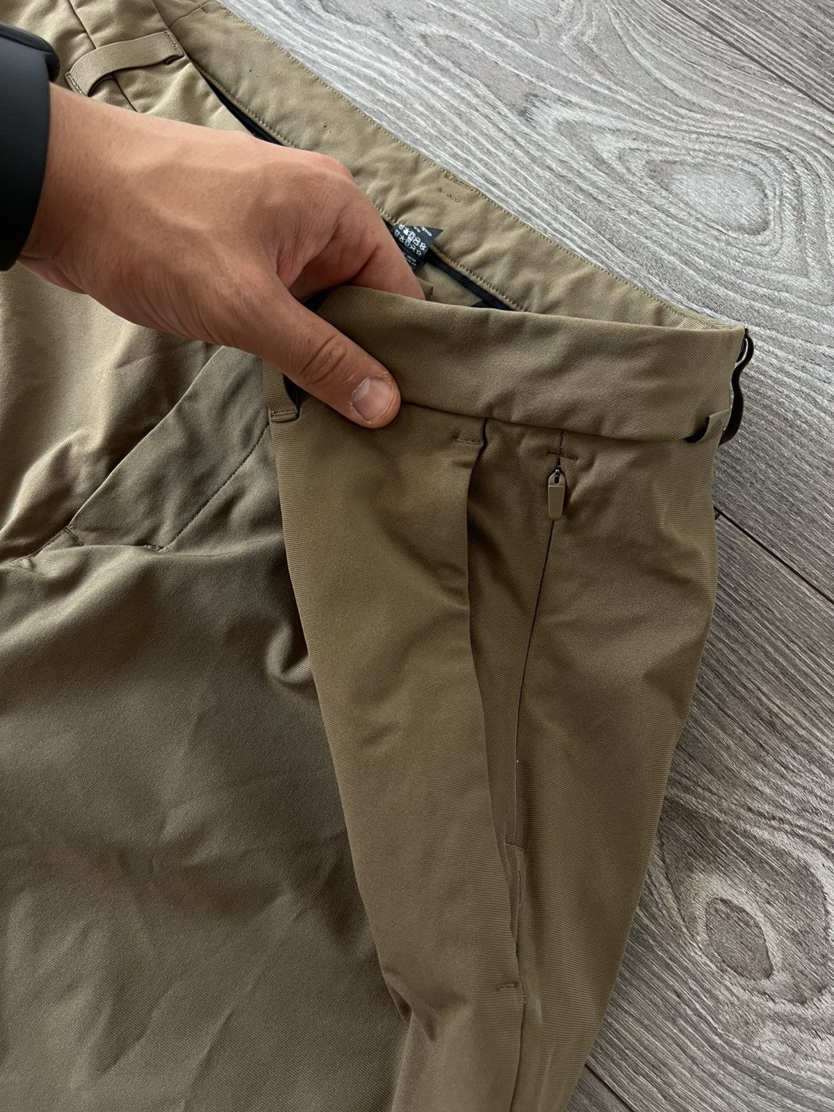 Lululemon Rare Lululemon Logo Straight Pro Reflective Selvage Pants Size US 38 / EU 54 - 7 Thumbnail