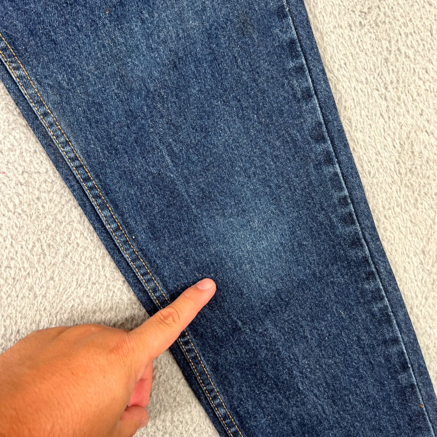 Levi's VINTAGE Levi's Women's 551 Mom Jeans Relaxed Fit Tapered Leg 1990s Blue Denim Size 6 Size 28" / US 6 / IT 42 - 3 Thumbnail