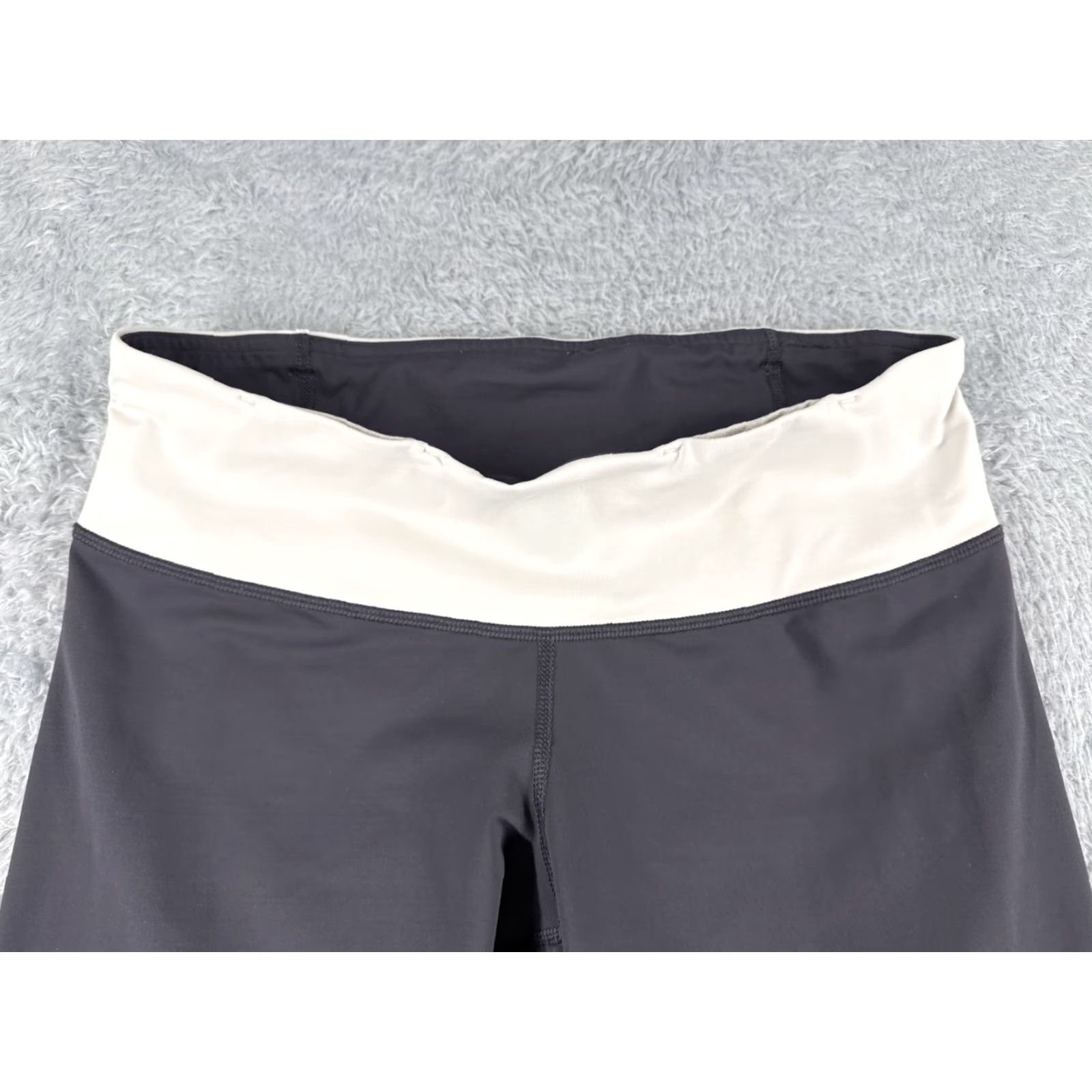 Lululemon Lululemon Pants Womens 8 Gray Cropped Leg Pockets Ruched Hem ZIP Rear Run Activewear Size 30" / US 8 / IT 44 - 4 Thumbnail