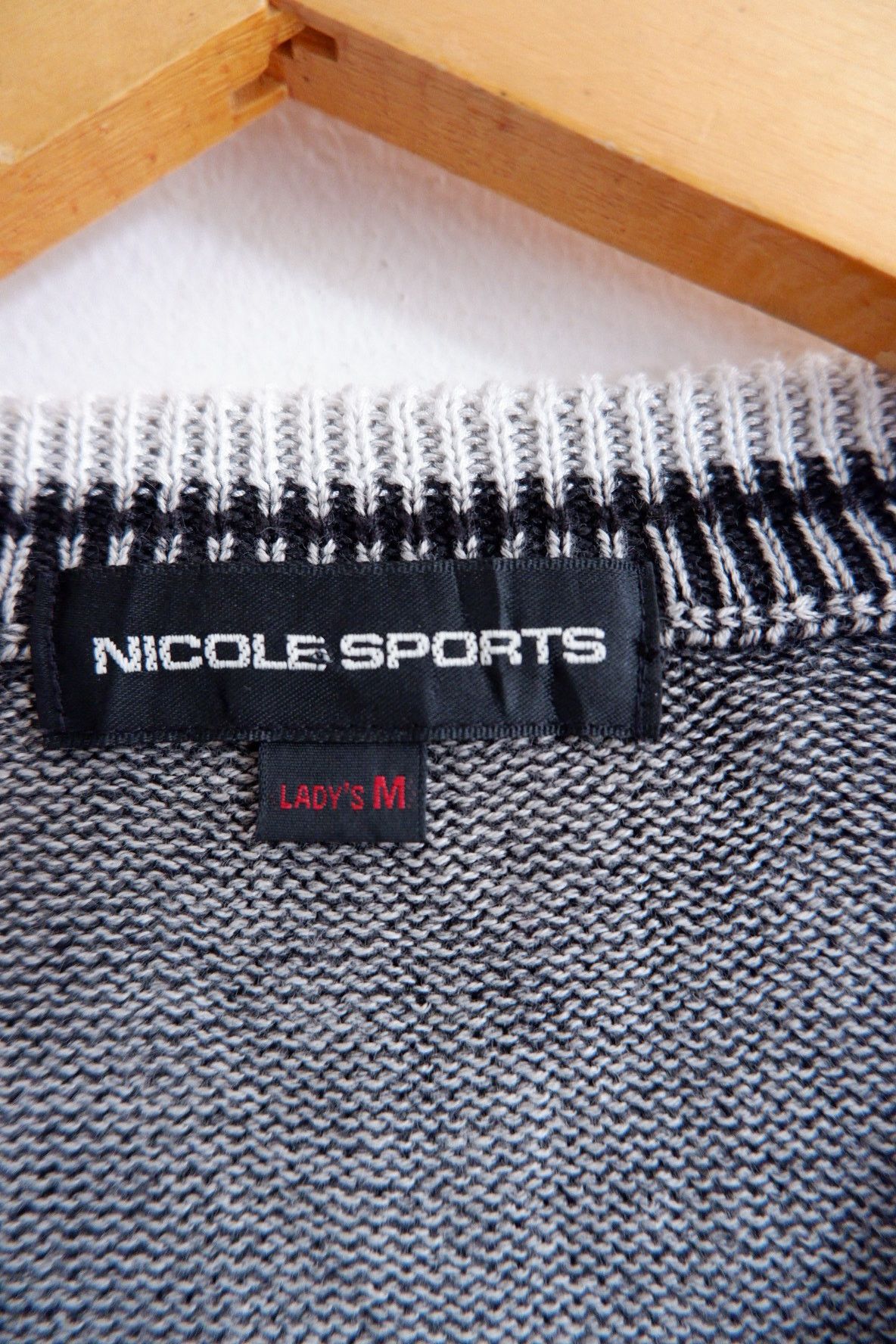 20471120 Y2K Nicole Sports Overwash Knitted Vest Fit Small Size US M / EU 48-50 / 2 - 5 Thumbnail