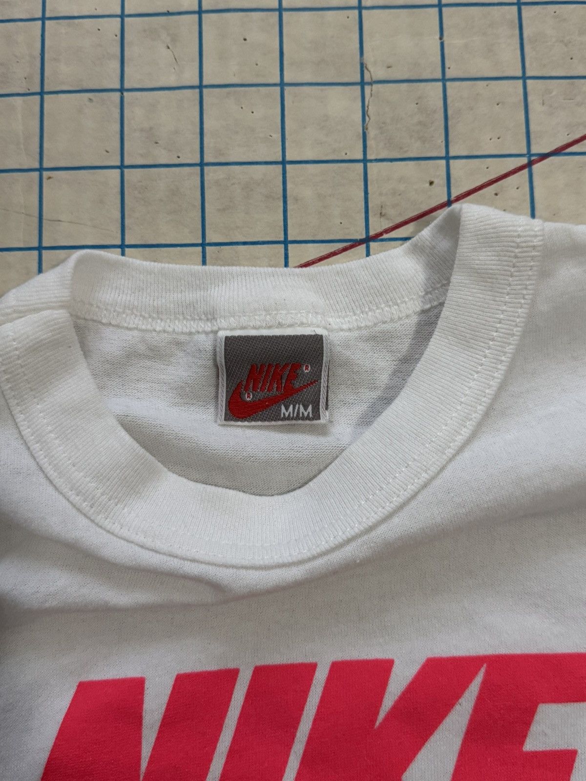 Nike × Vintage Vintage 80’s Nike Graphics Tee White Women’s Medium Size M / US 6-8 / IT 42-44 - 6 Thumbnail