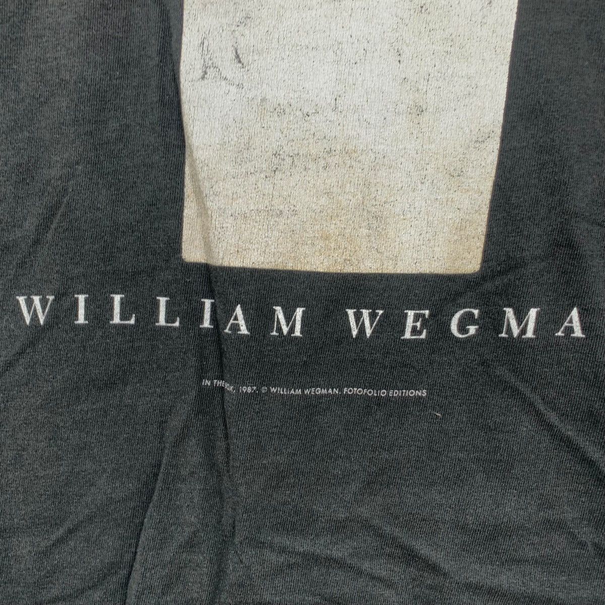 Vintage Vintage 1987 WILLIAM WEGMAN In The Box Fotofolio Tee Shirt Size US L / EU 52-54 / 3 - 5 Thumbnail