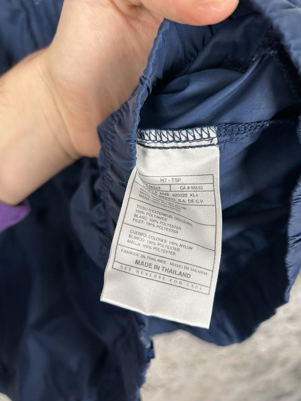 Nike Vintage Nike 90s Light Nylon Jacket Streetwear Drill Rap Size US L / EU 52-54 / 3 - 8 Thumbnail