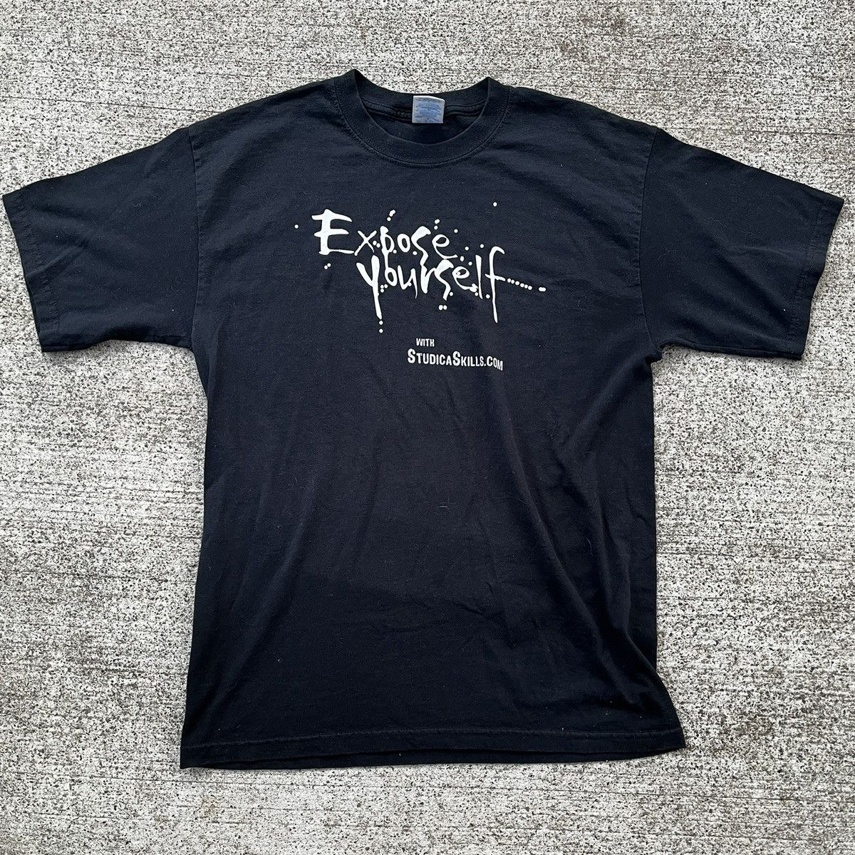 Vintage Vintage Expose Yourself Art T-Shirt Size L Y2K 00's Size US L / EU 52-54 / 3 - 1 Thumbnail