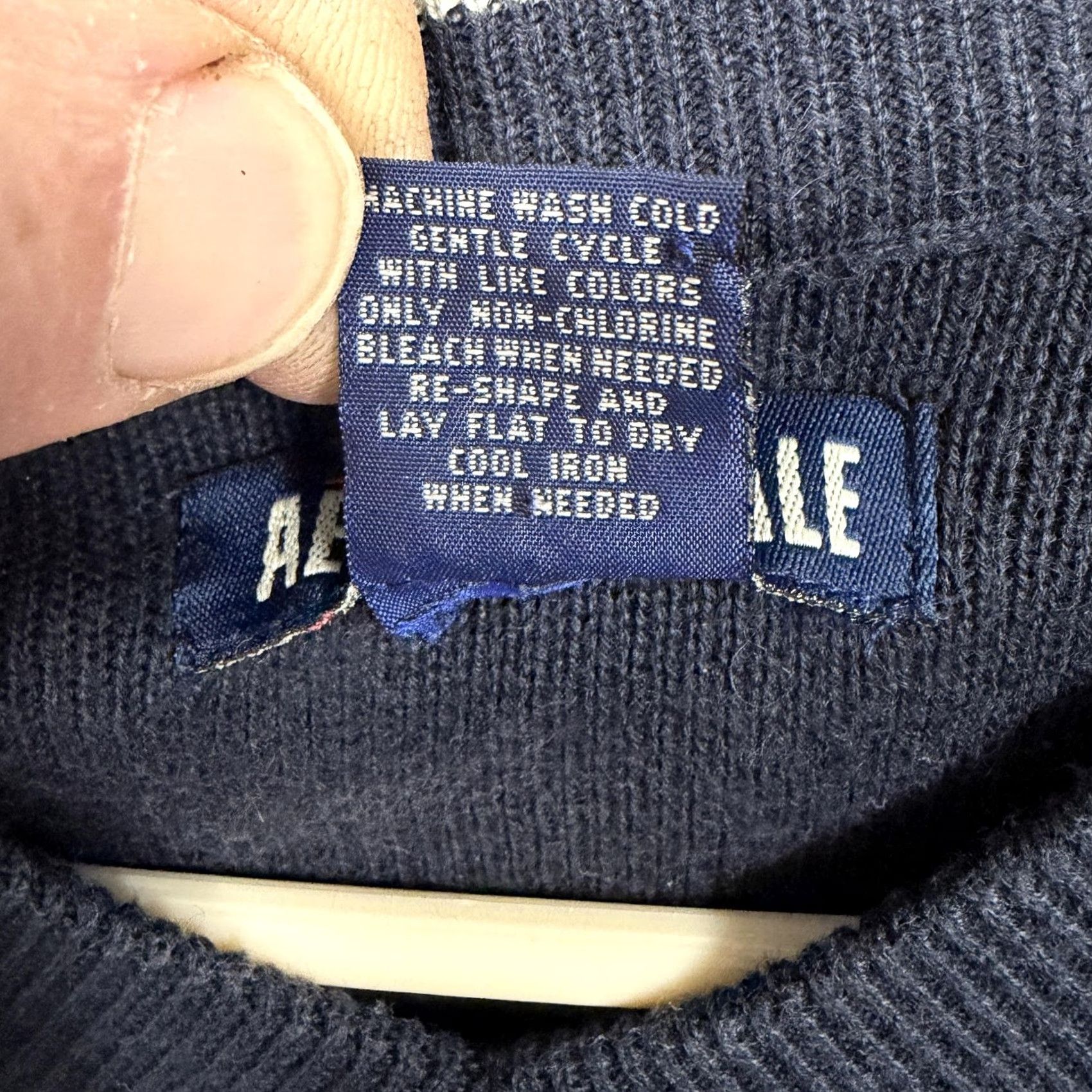 Aeropostale VINTAGE Aeropostale Sweater Mens L Blue V-Neck Striped Pullover 90s Preppy Grunge Knit Long Sleeve Winter Fall Casual Mens Size US L / EU 52-54 / 3 - 6 Thumbnail