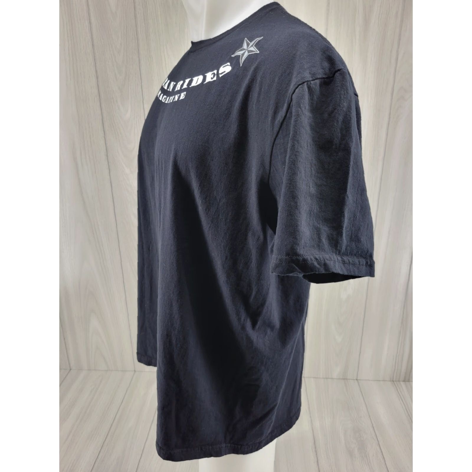 Gildan Urban Rides Magazine Shirt XL Black Men T-Shirt Short Sleeve Gildan Regular Size XL Size US XL / EU 56 / 4 - 4 Thumbnail