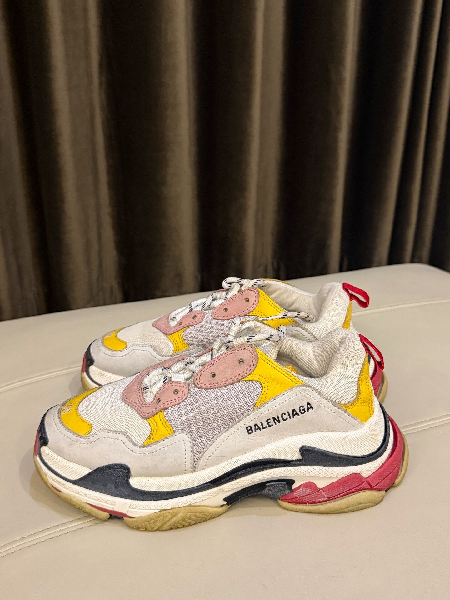 Balenciaga Balenciaga Triple S Sneakers Size US 7 / IT 37 - 1 Thumbnail