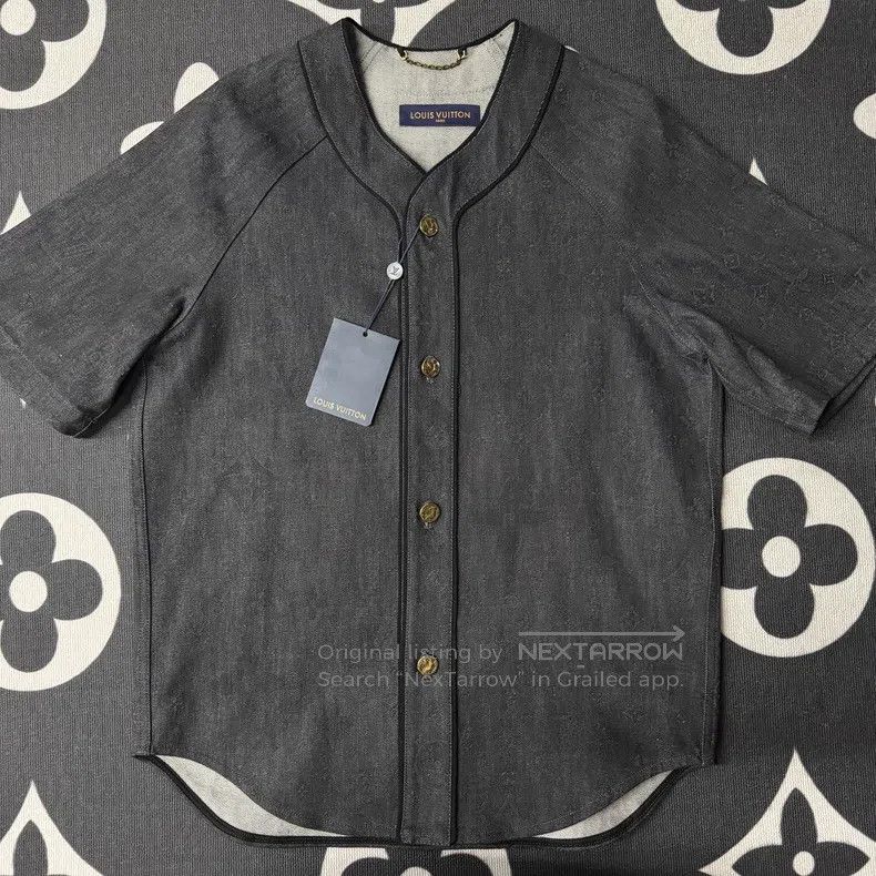Louis Vuitton Louis Vuitton Black and gray printed baseball short sleeve Size US XS / EU 42 / 0 - 1 Thumbnail