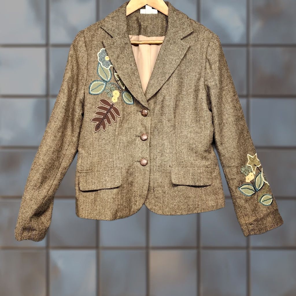Vintage VINTAGE DressBarn Blazer Women 12 Brown Herringbone Wool Blend Floral Applique Jacket Blazer Womens Size XL / US 12-14 / IT 48-50 - 1 Thumbnail
