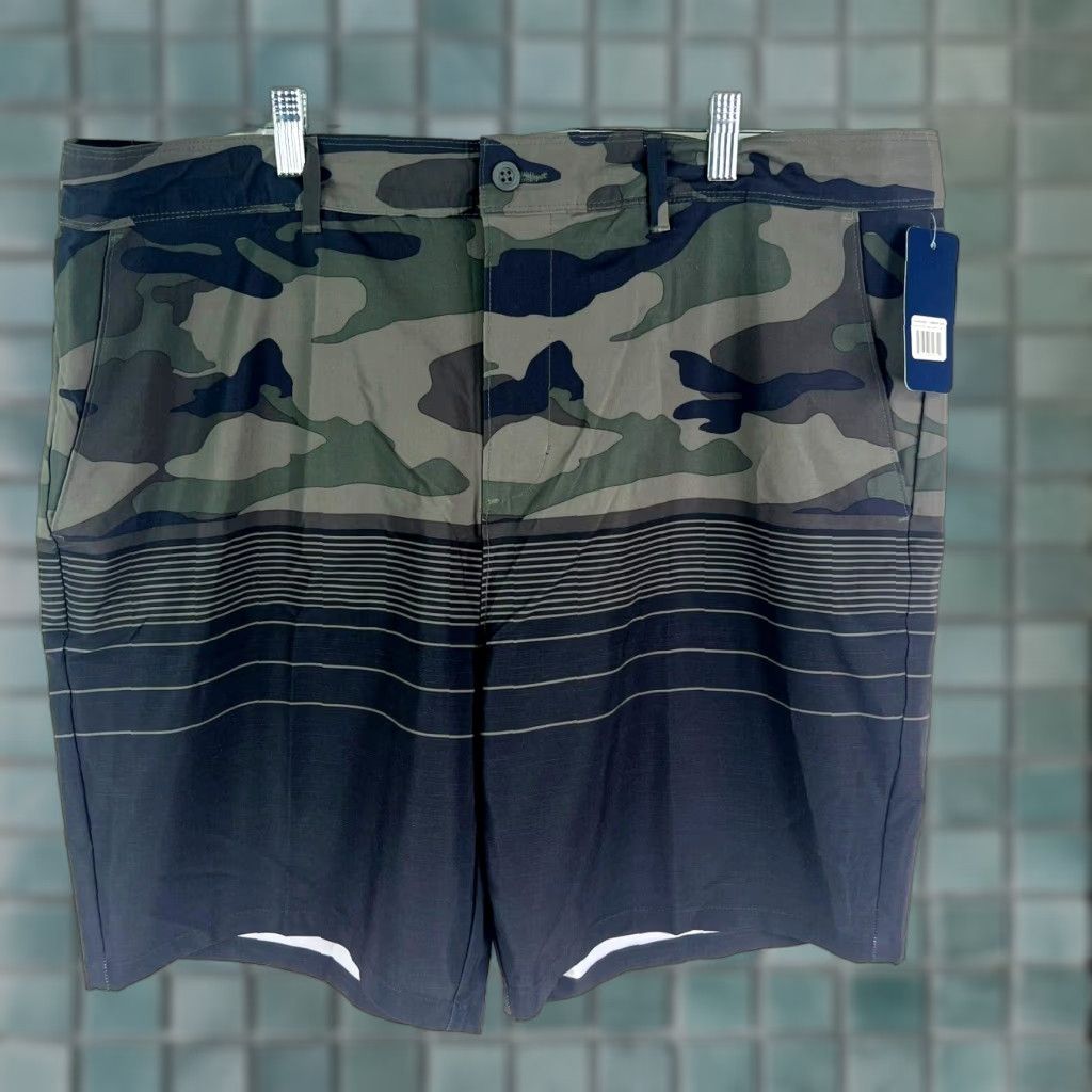 Vintage Trinity Coast Hybrid Camo Shorts Mens Size 40 Green Above Knee Size US 40 / EU 56 - 1 Thumbnail