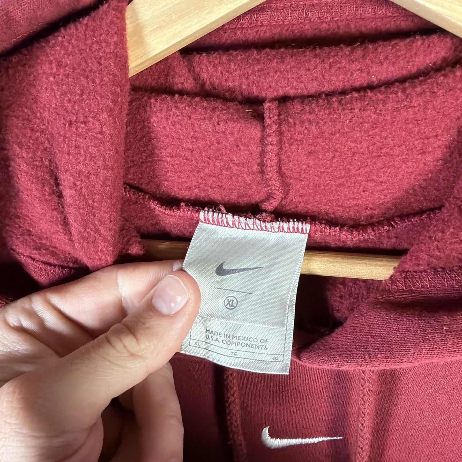 Nike Vintage Nike Center Swoosh Hoodie Red Mens XL 90s Y2K Baggy Size US XL / EU 56 / 4 - 6 Thumbnail