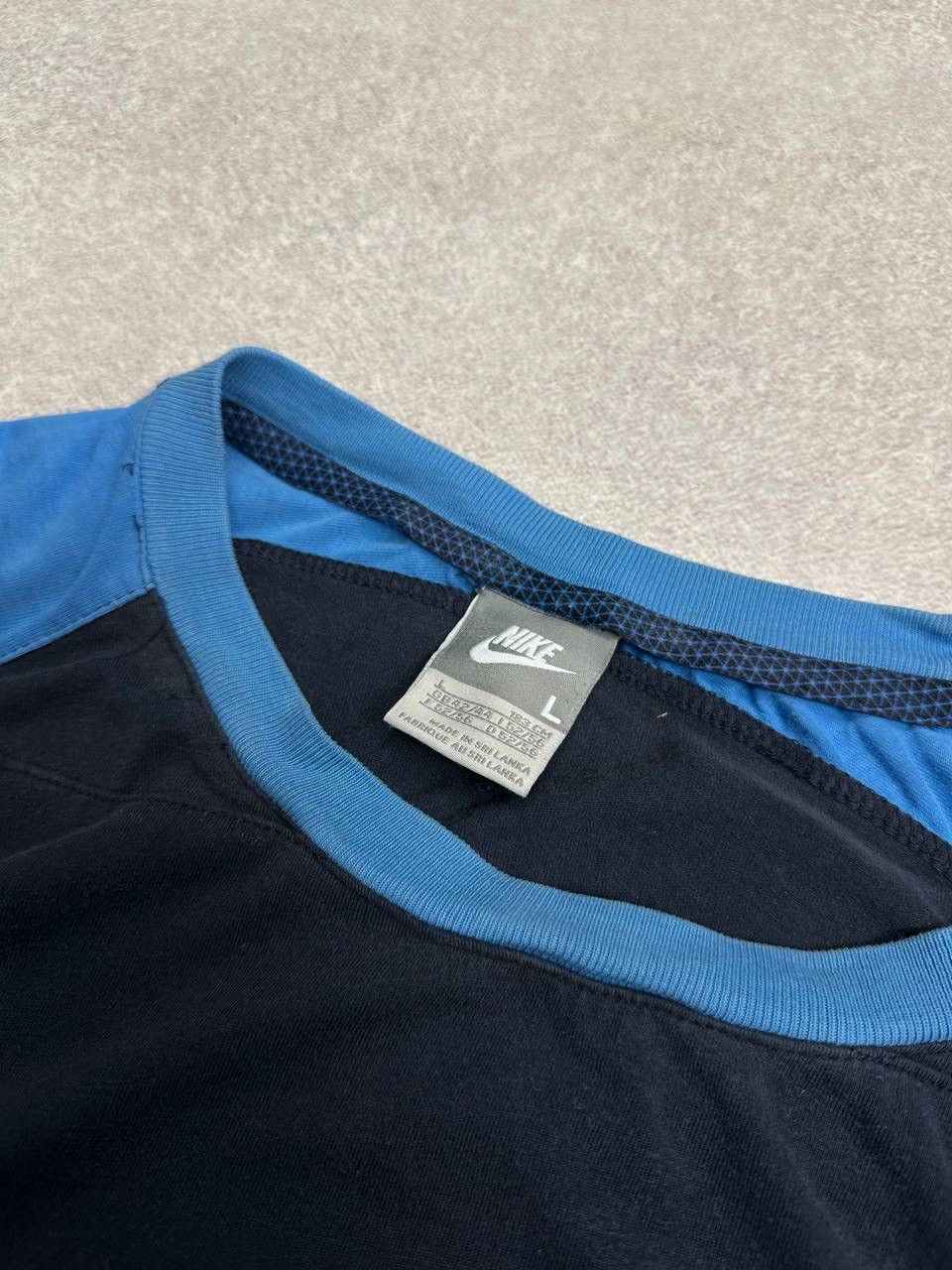 Nike Vintage Nike Shox Big Logo T-shirt Rare L Size US L / EU 52-54 / 3 - 4 Thumbnail