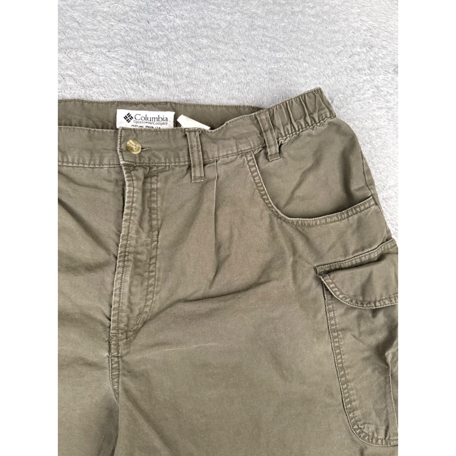 Vintage VINTAGE Columbia Shorts Mens 38 Green Cargo 100% Cotton Nylon Pleated Hiking Camp 38x8 Size US 38 / EU 54 - 5 Thumbnail