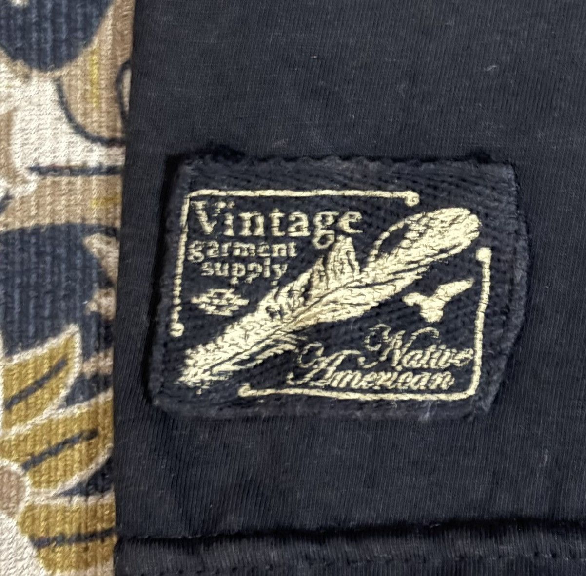 Affliction × Japanese Brand Jeaning Wild Over Print Back Side Vneck T-Shirt Size US L / EU 52-54 / 3 - 5 Thumbnail