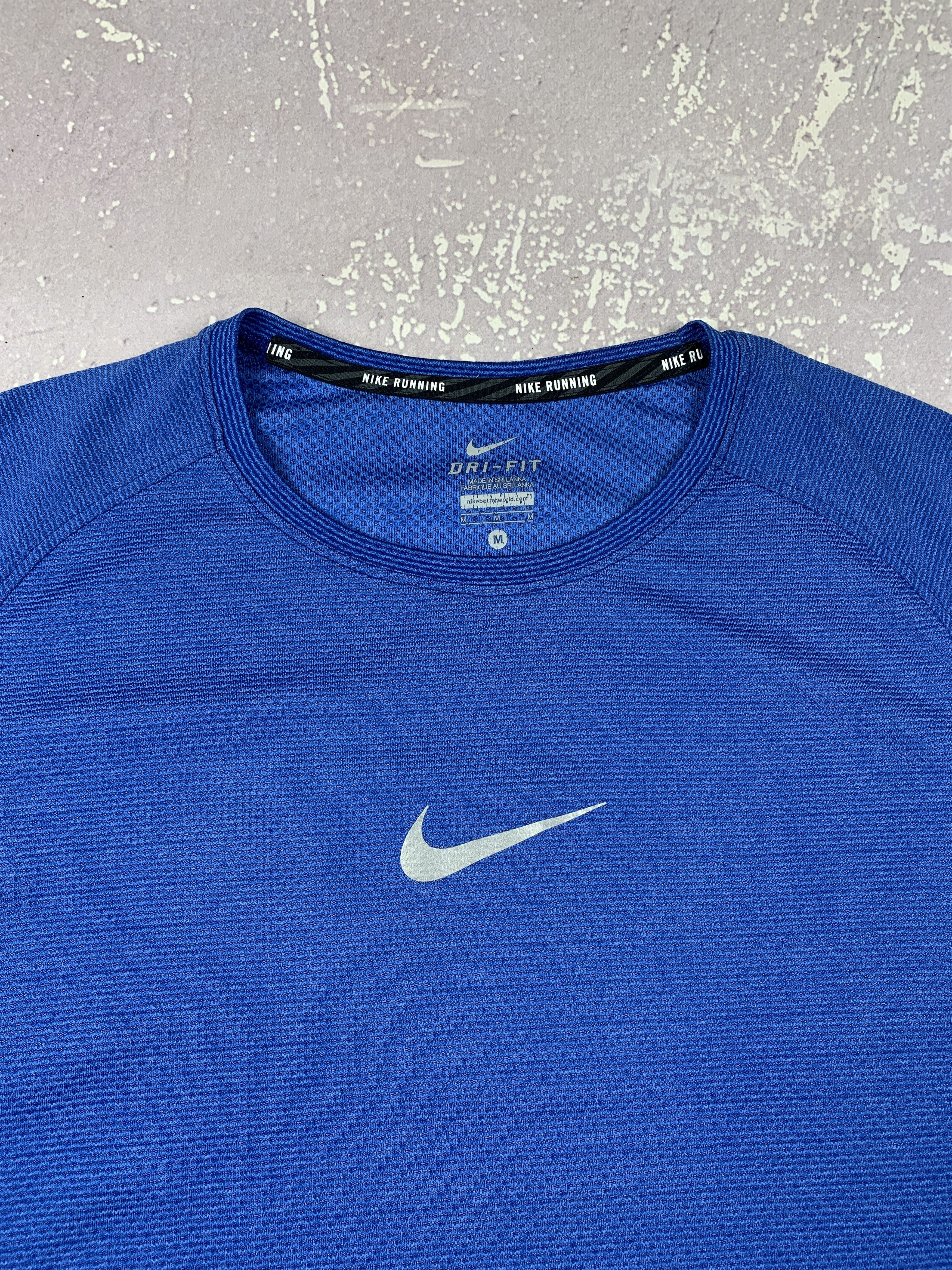 Nike Nike AeroReact Running Dri Fit Center Swoosh T Shirt Size US M / EU 48-50 / 2 - 3 Thumbnail
