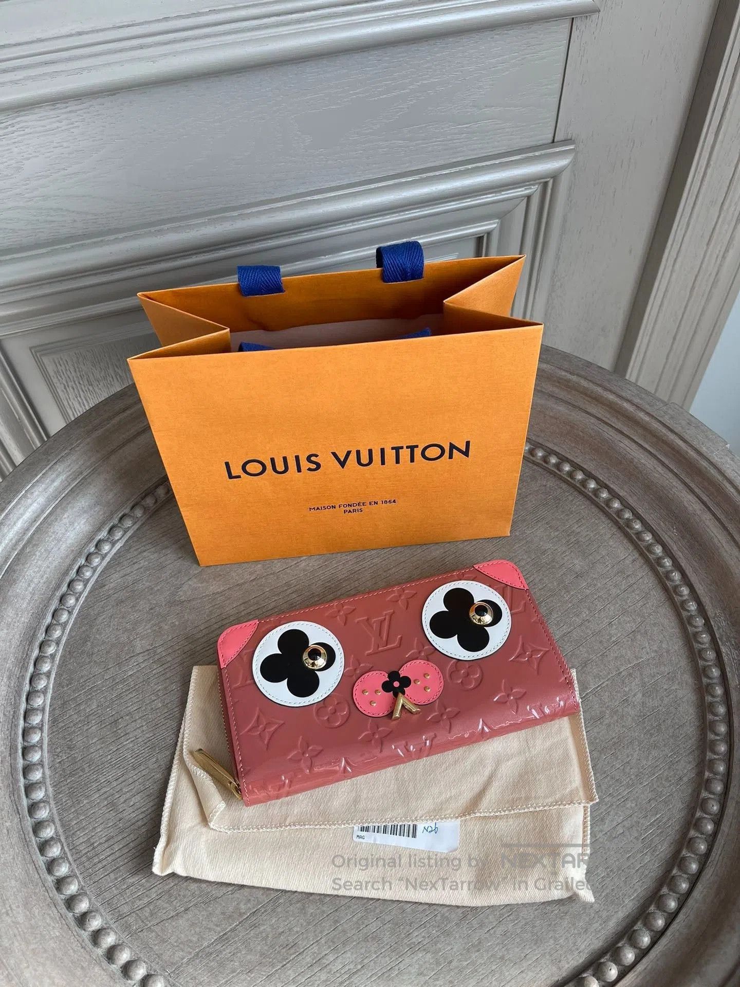Louis Vuitton Louis Vuitton Patent Leather Dog Zip Wallet. Size ONE SIZE - 6 Thumbnail