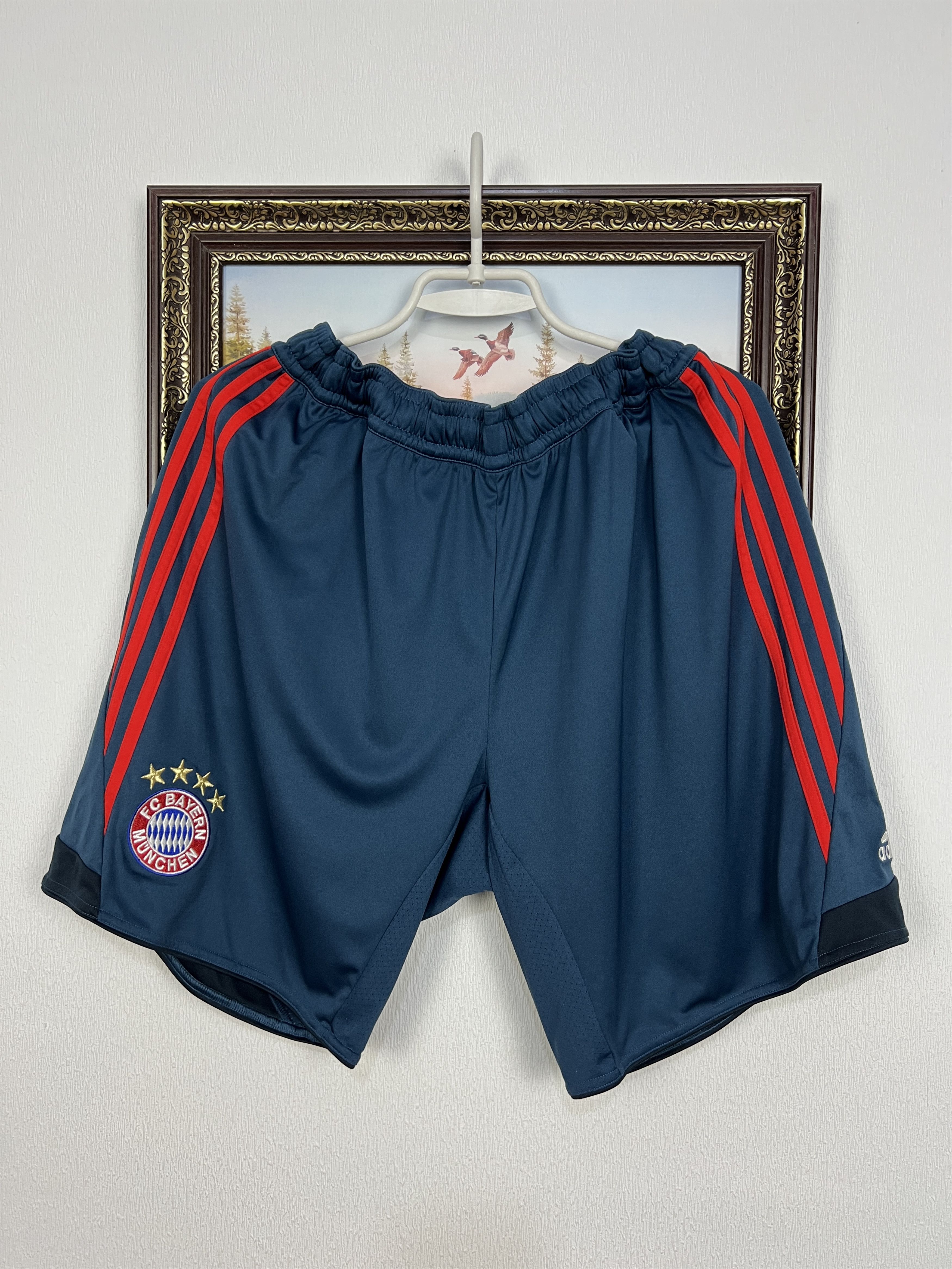 Adidas Adidas Bayern Munich Football Shorts Soccer Mens XL Size US 36 / EU 52 - 1 Thumbnail