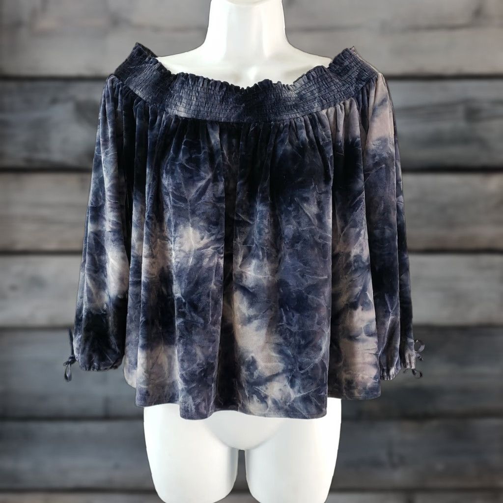 American Eagle Outfitters American Eagle Top Womens Sz Medium Off The Shoulder Blue Tie Dye Velvet Size M / US 6-8 / IT 42-44 - 1 Thumbnail