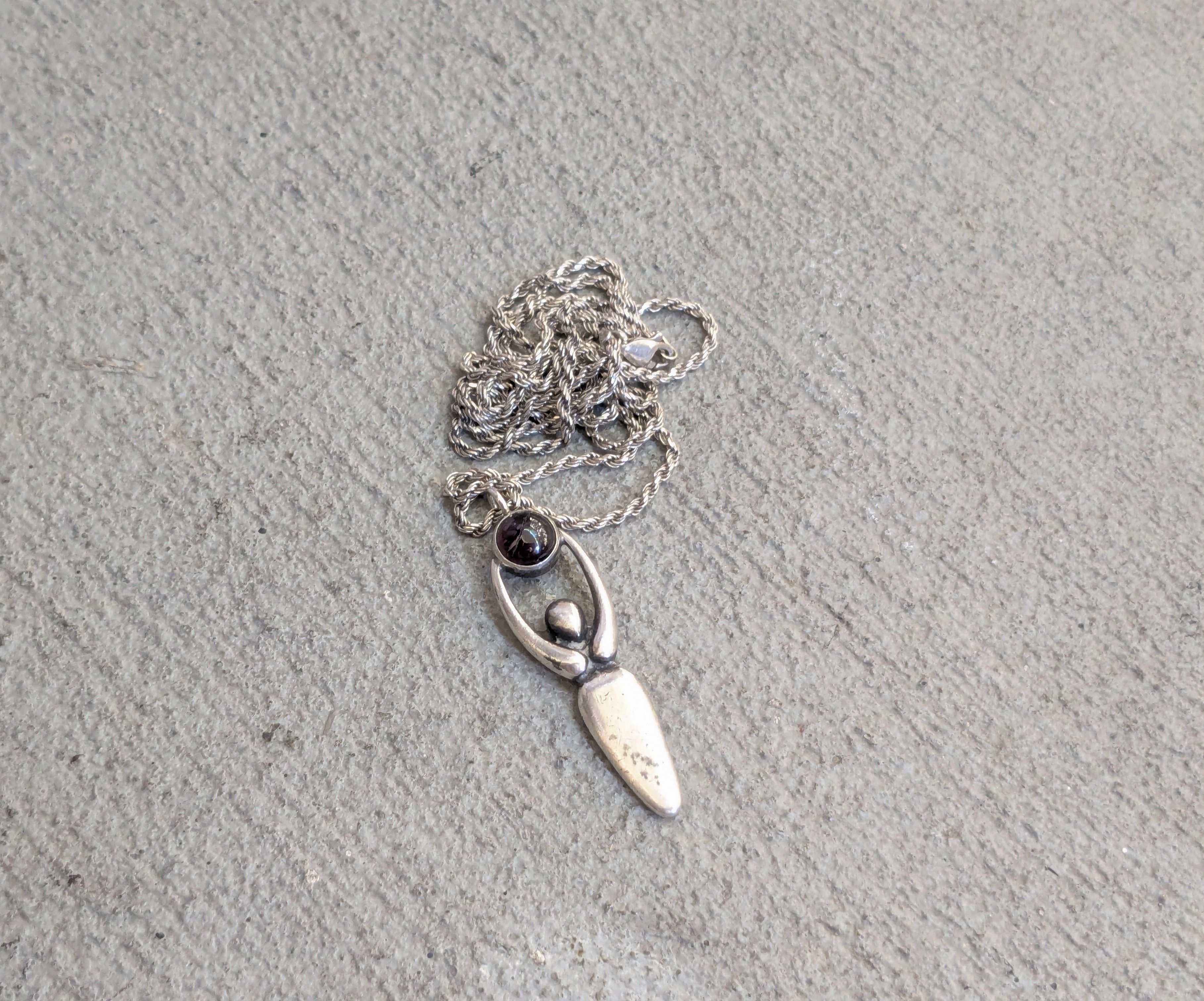 Sterling Silver Vintage Sterling Silver Necklace Garnet Earth Goddess 30" Size ONE SIZE - 1 Thumbnail