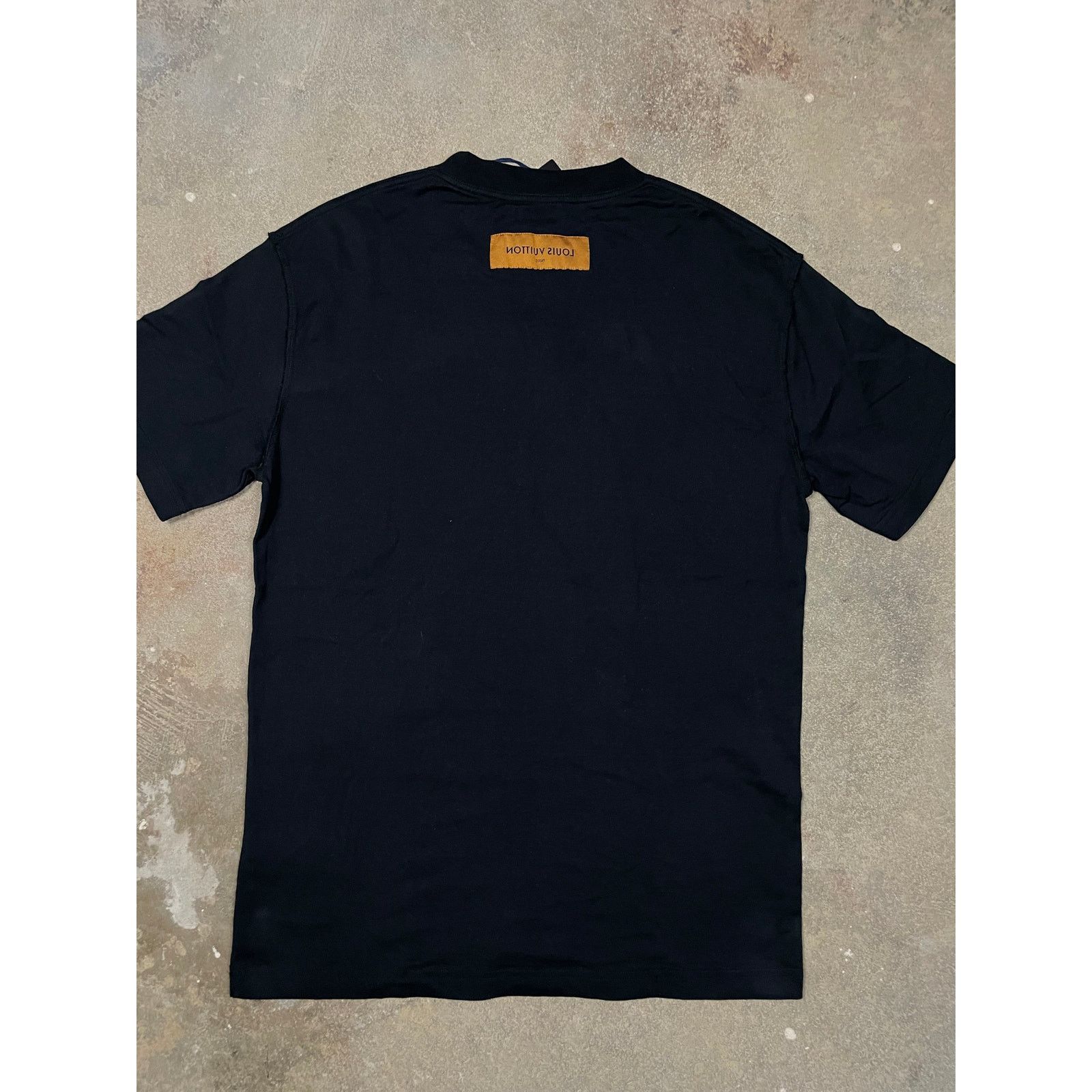Louis Vuitton LV Tonal Tee Black Medium Used Size US M / EU 48-50 / 2 - 3 Thumbnail