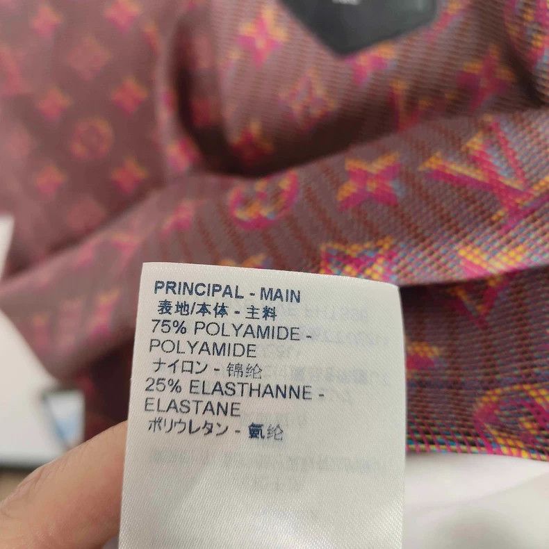 Louis Vuitton Louis Vuitton Red and yellow full-print space cotton short Size M / US 6-8 / IT 42-44 - 3 Thumbnail