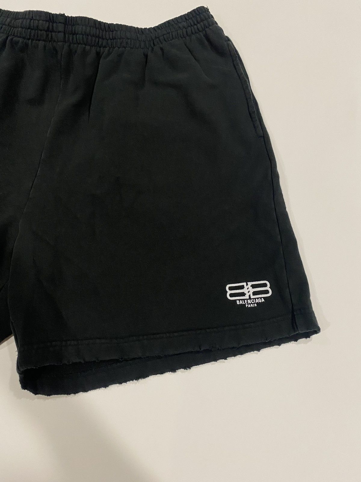 パンツ BALENCIAGA BB Paris Distressed Shorts Balenciaga // Black Cotton BB Paris Distressed Shorts – VSP