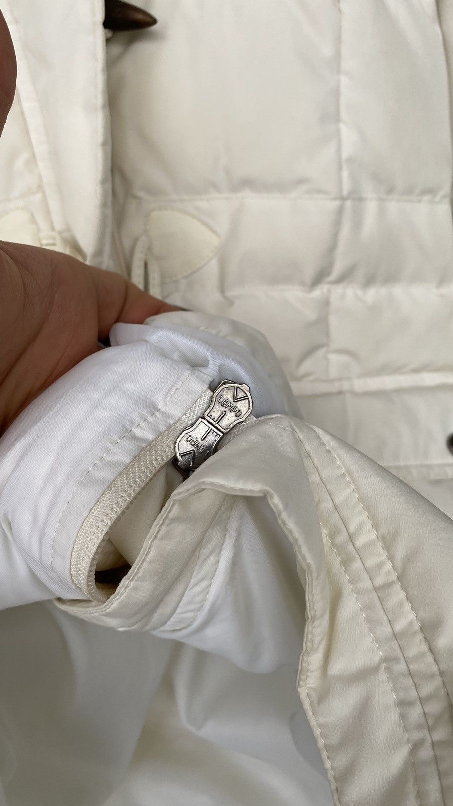 Moncler × Vintage Vintage Moncler Down Puffer Cream Jacket for Girls Size XXS / US 00 / IT 34 - 14 Thumbnail