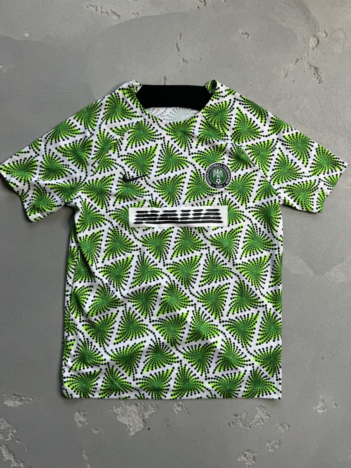 Nike × Vintage 2022-23 Nigeria Nike Training Shirt Size L Size US L / EU 52-54 / 3 - 1 Thumbnail