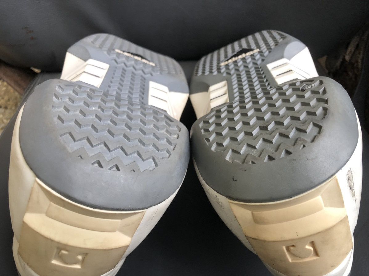 Adidas Adidas x KOBE BRYANT 2 2001 Men’s Sneakers Size Us 11 Size US 11 / EU 44 - 14 Thumbnail