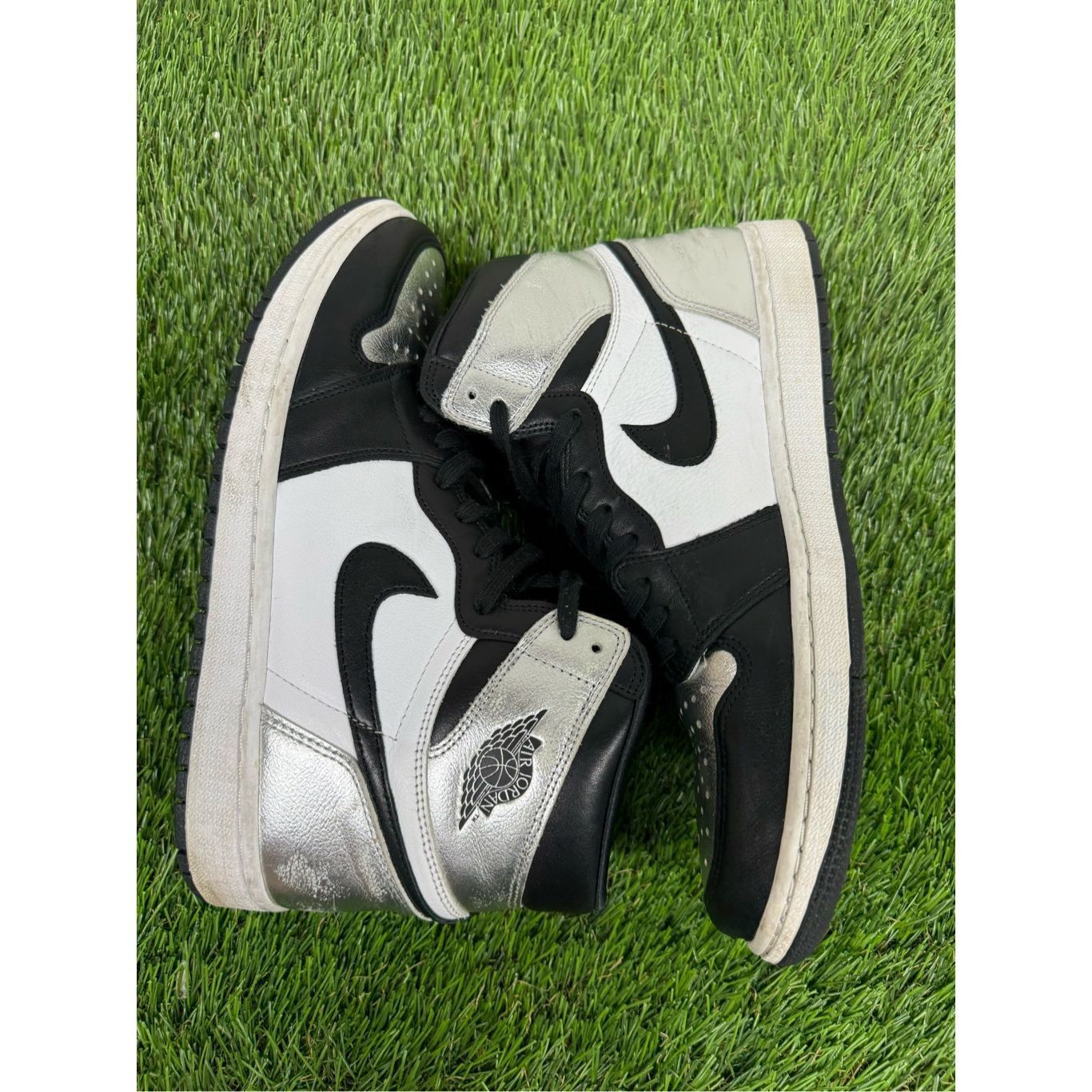 Jordan Brand Nike Air Jordan 1 Retro High Silver Toe Black Womens 12 10.5 Size US 12 / IT 42 - 6 Thumbnail