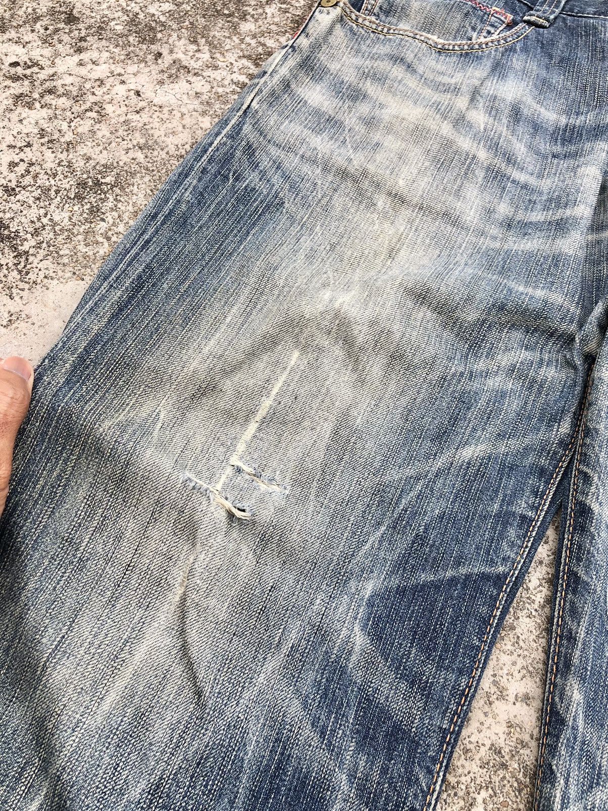 Edwin EDWIN BLUE TRIP BUCKLE BACK DISTRESSED DENIM Size US 37 - 2 Thumbnail