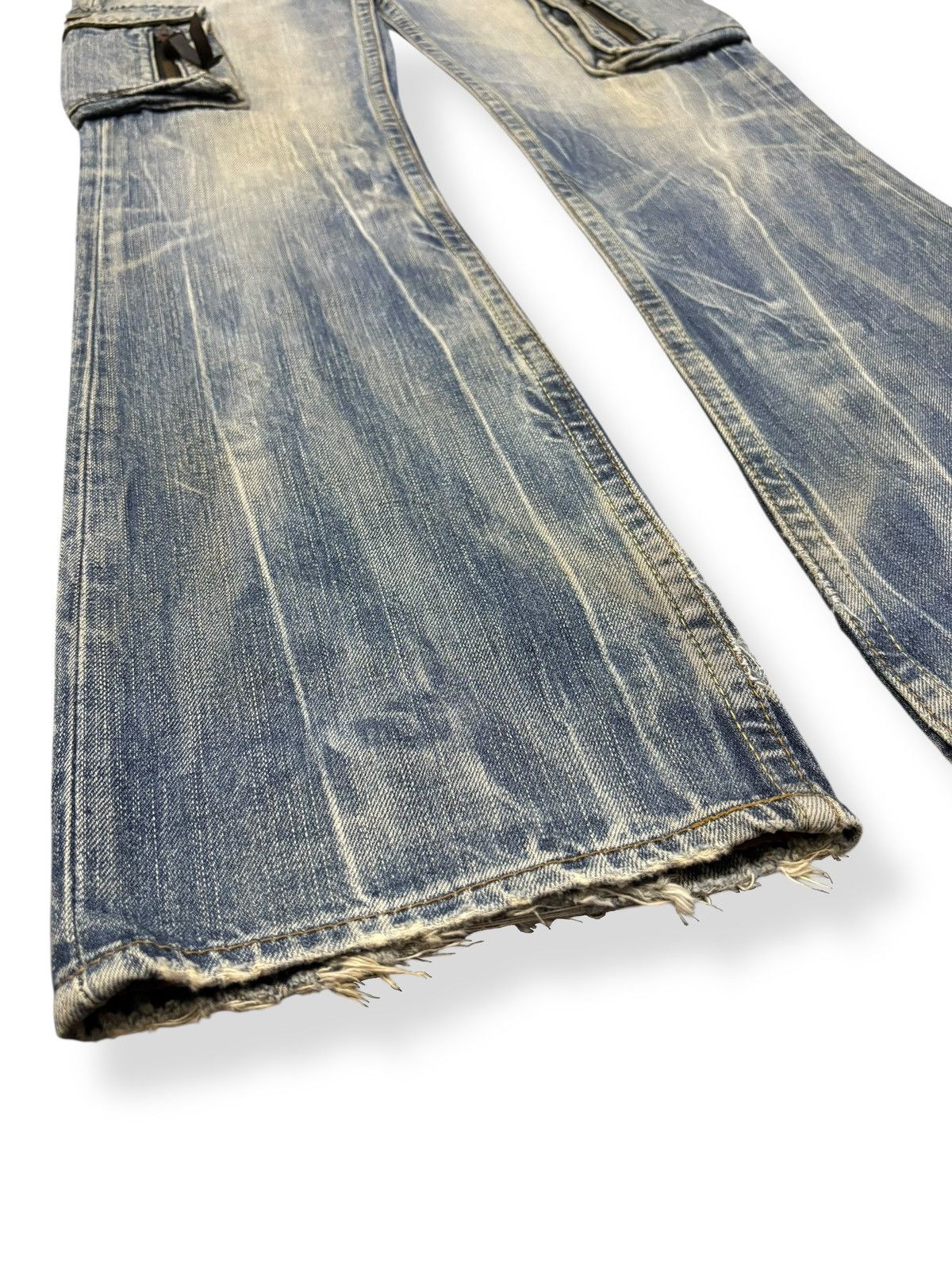 Levi's Vintage Levis 507 Cracked Wash Flare Distressed Cargo Jeans Size US 29 - 9 Thumbnail