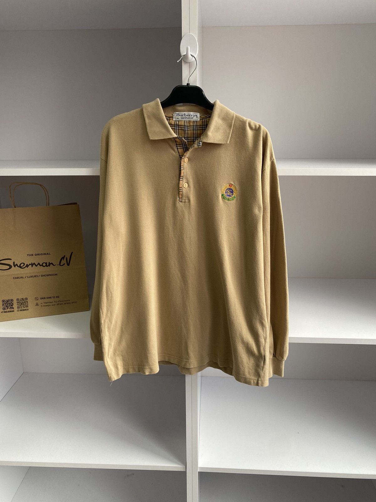Burberry × Designer × Vintage Vintage Burberry Long Sleeve Rugby Beige Shirt Size US XL / EU 56 / 4 - 2 Thumbnail