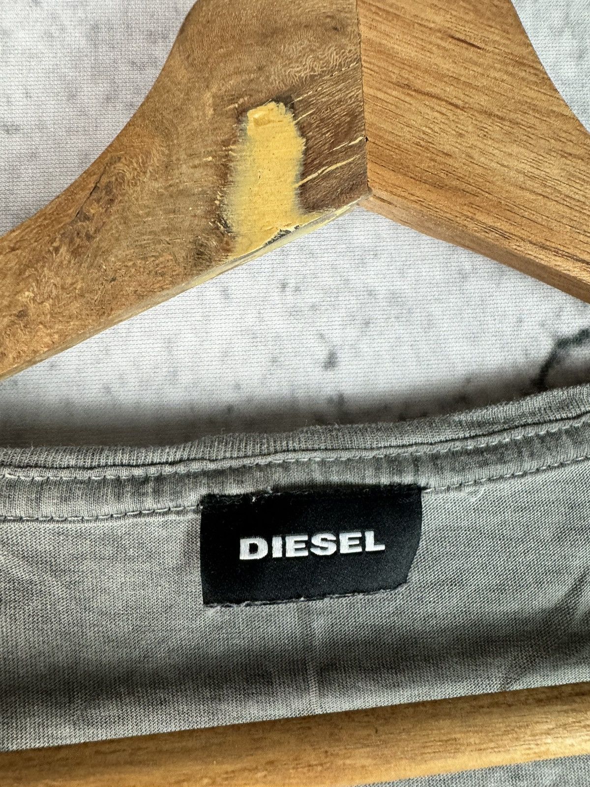 Diesel Vintage Y2K Diesel Leather patches Logo T-shirt Size US L / EU 52-54 / 3 - 3 Thumbnail