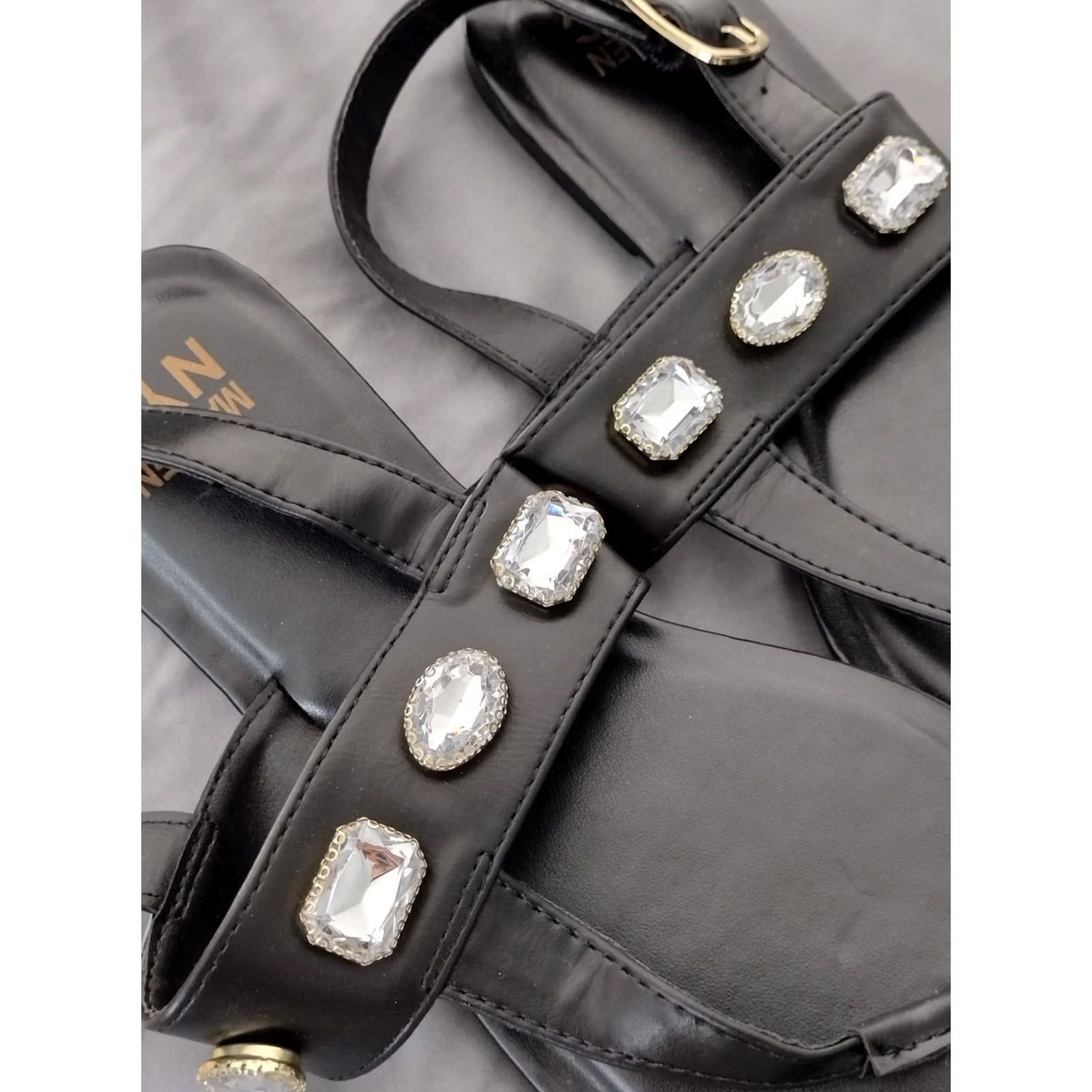 Vintage Madden NYC Sandals Women 6 US Black Faux Leather Jeweled Thong Sandals Rhinestone Adjustable Strap Size US 6 / IT 36 - 4 Thumbnail