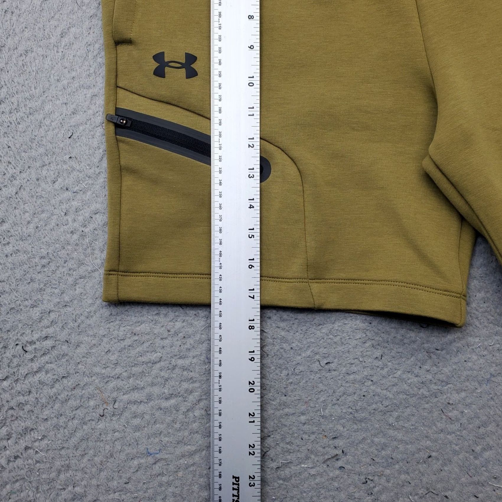 Under Armour Under Armour Unstoppable Fleece Shorts Men L Tan Loose Fit Elastic Waist 1379809 Size US 33 - 3 Thumbnail