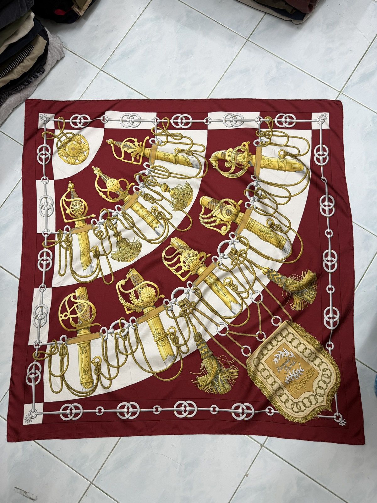 Hermes 🔥ARCHIVE VINTAGE HERMES CLIQUETIS SILK SCARF BY JULIE ABADIE Size ONE SIZE - 1 Thumbnail