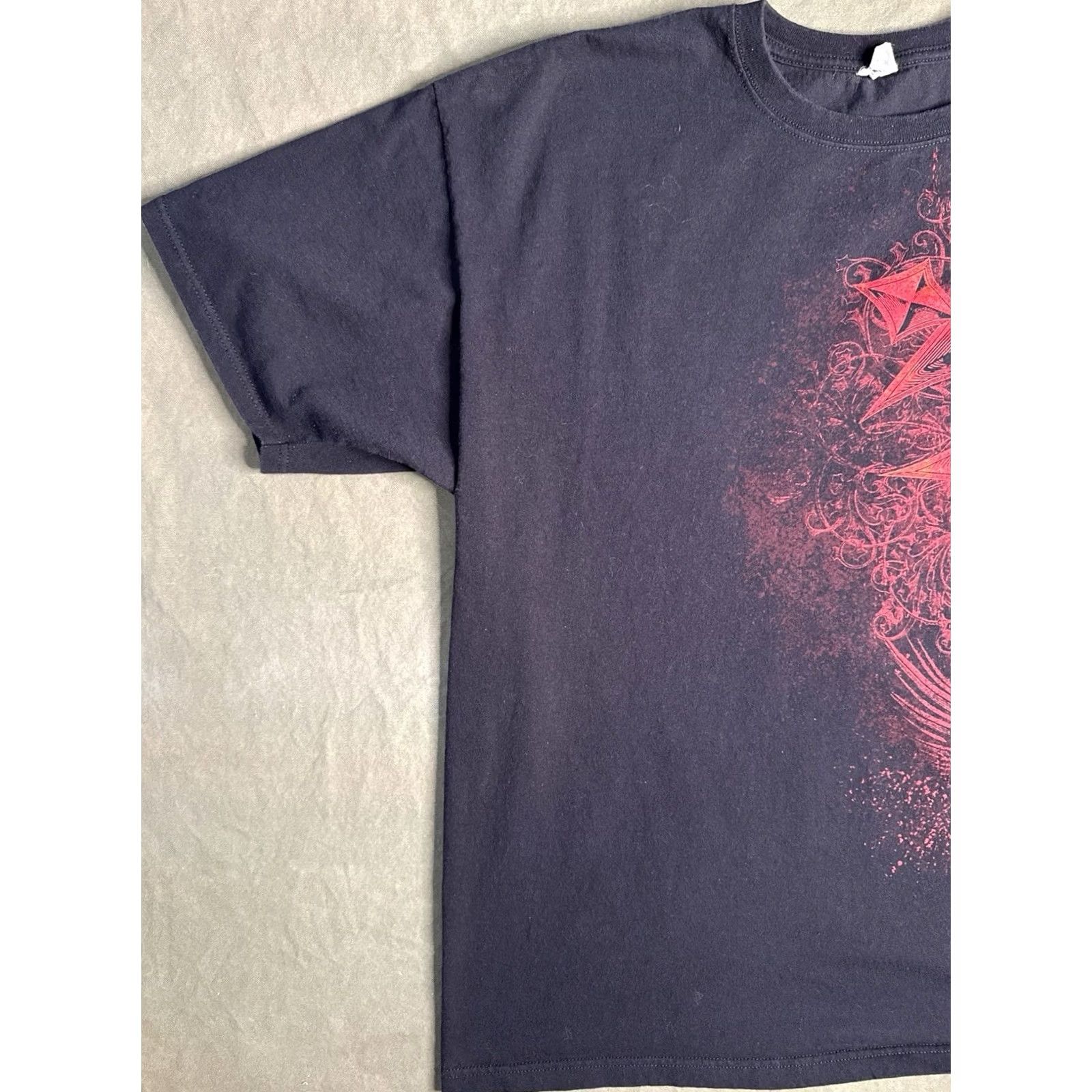 Anvil Sevendust 2011 North America Tour Tee Band Black 2XL Short Sleeve Crew Neck T-Shirt Mens Size US XXL / EU 58 / 5 - 2 Thumbnail
