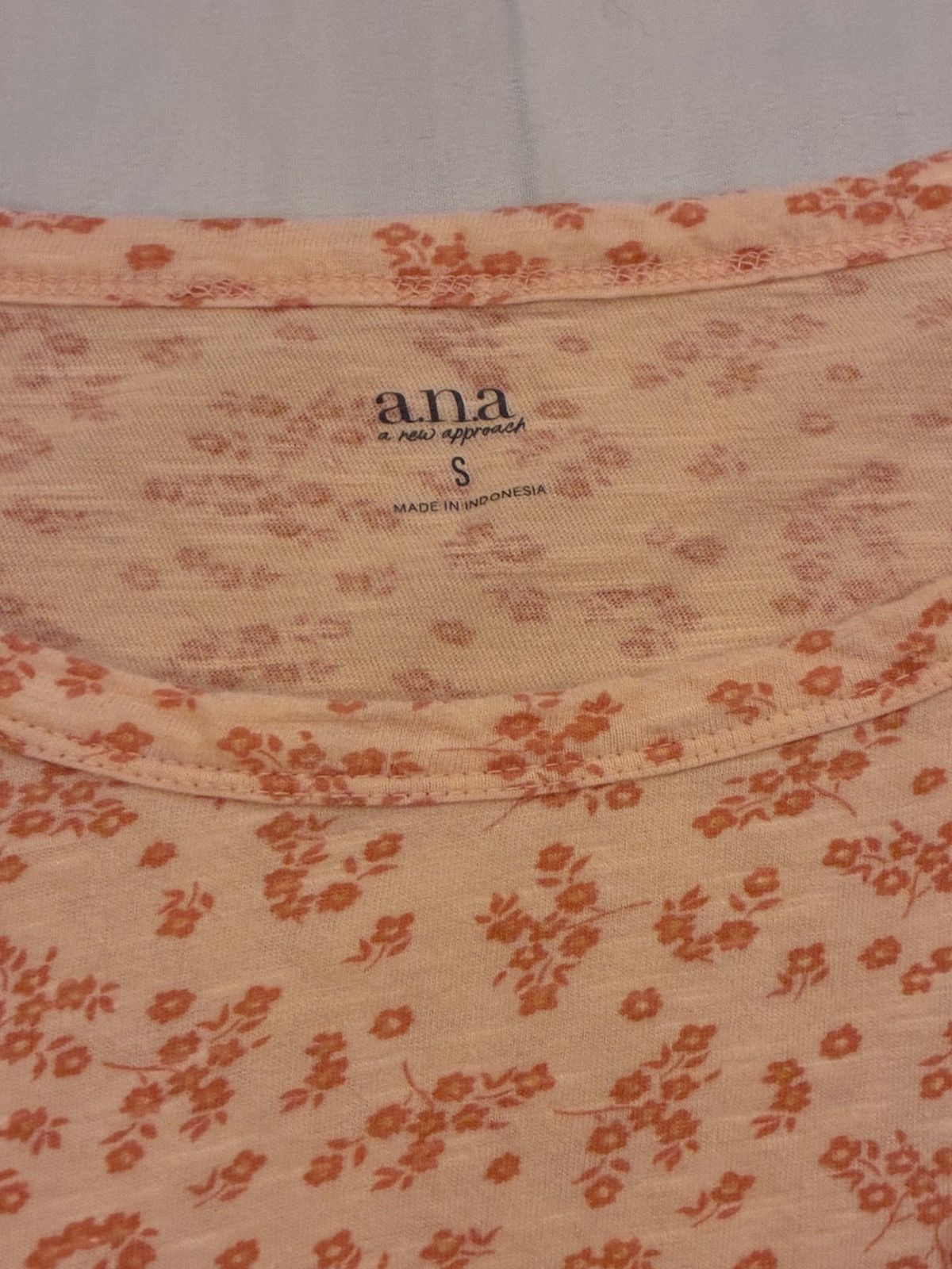Other a.n.a Cuff Sleeve Scoop Neck Pocket Floral Tee Size S / US 4 / IT 40 - 5 Thumbnail