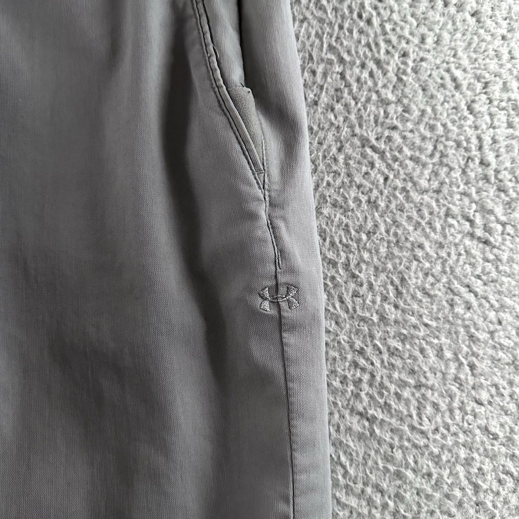 Under Armour VINTAGE? No, Under Armour Mens Pants Gray 33x32 Chino Tech Hybrid Polyester Blend Size US 33 - 3 Thumbnail
