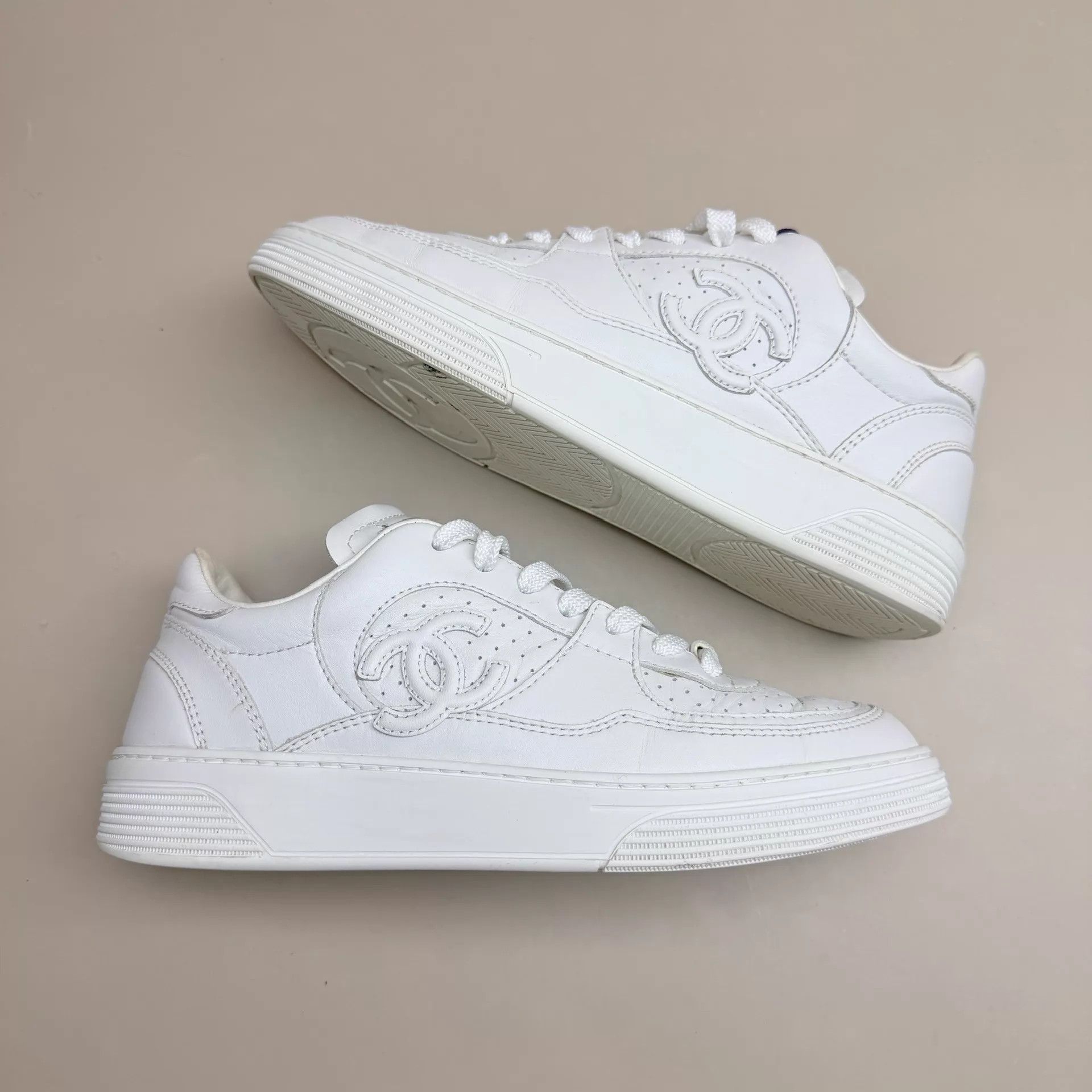 Chanel CHANEL Air Force CC Logo White Sneakers 36 95 New Size US 5.5 / IT 35.5 - 4 Thumbnail