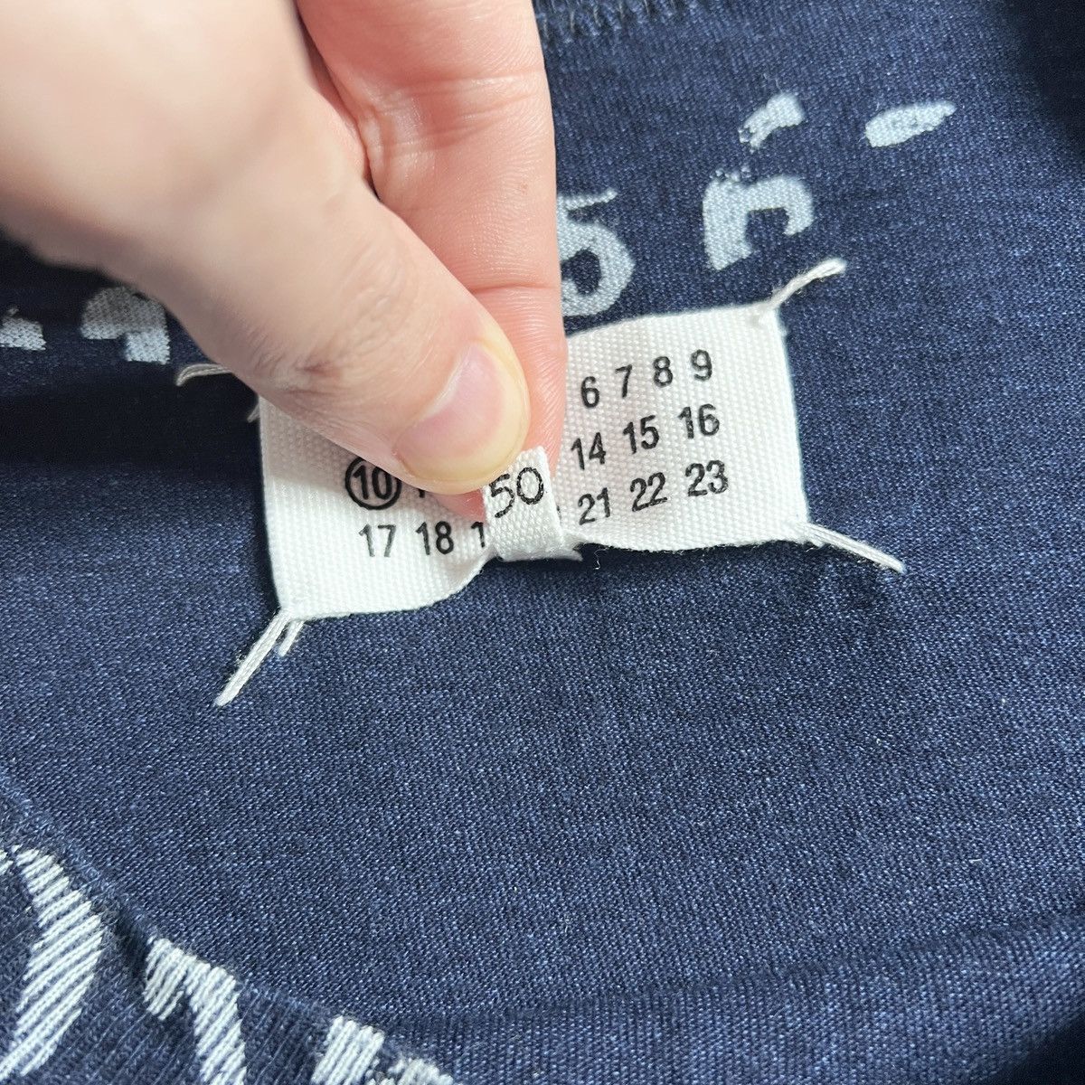 Maison Margiela Maison Martin Margiela Scroll Manuscript T-Shirt Logo print Size US M / EU 48-50 / 2 - 7 Thumbnail