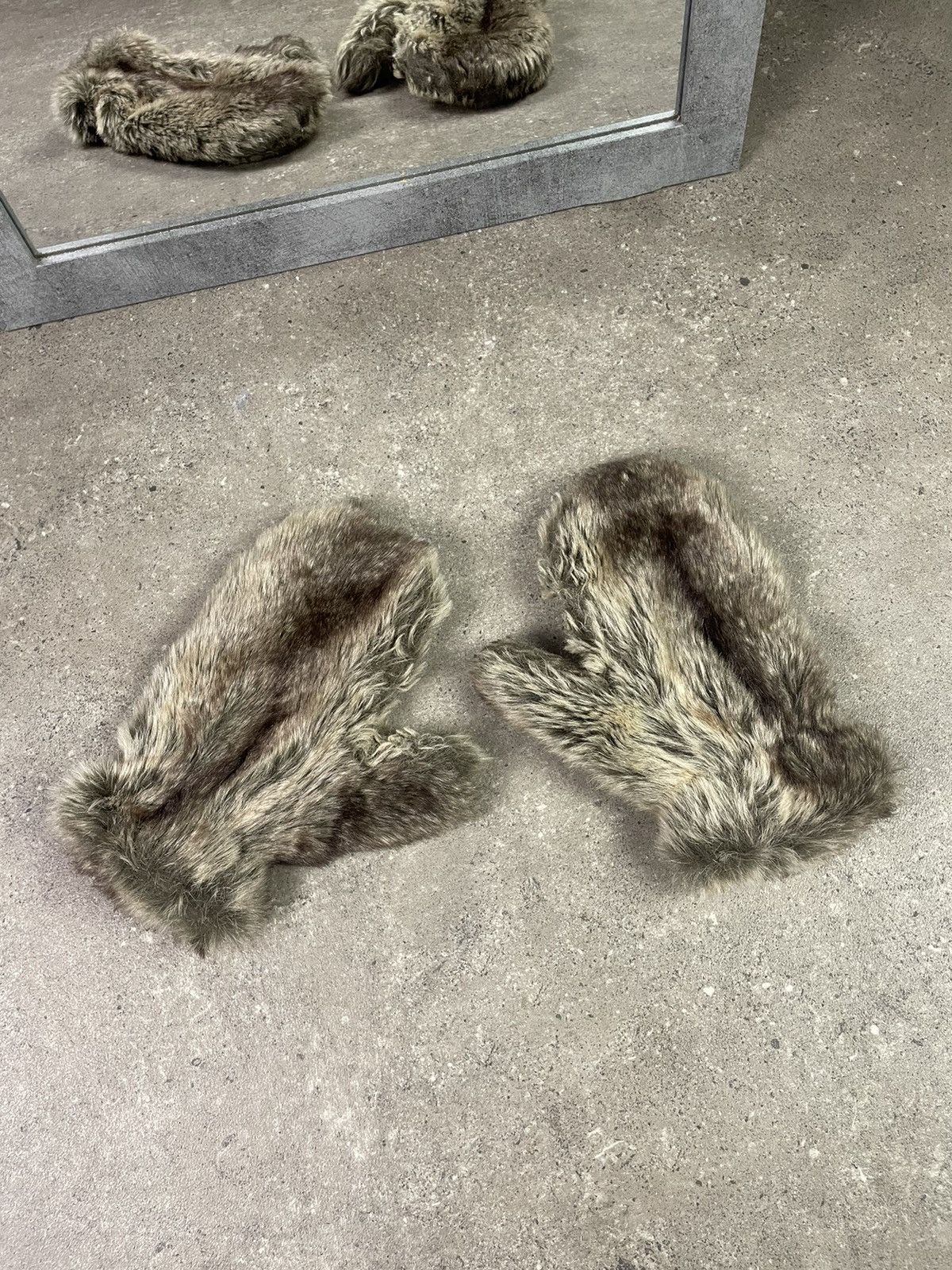 Japanese Brand × Vintage Vintage Y2K fuzzy faux fur gloves Avant Garde Size ONE SIZE - 1 Thumbnail