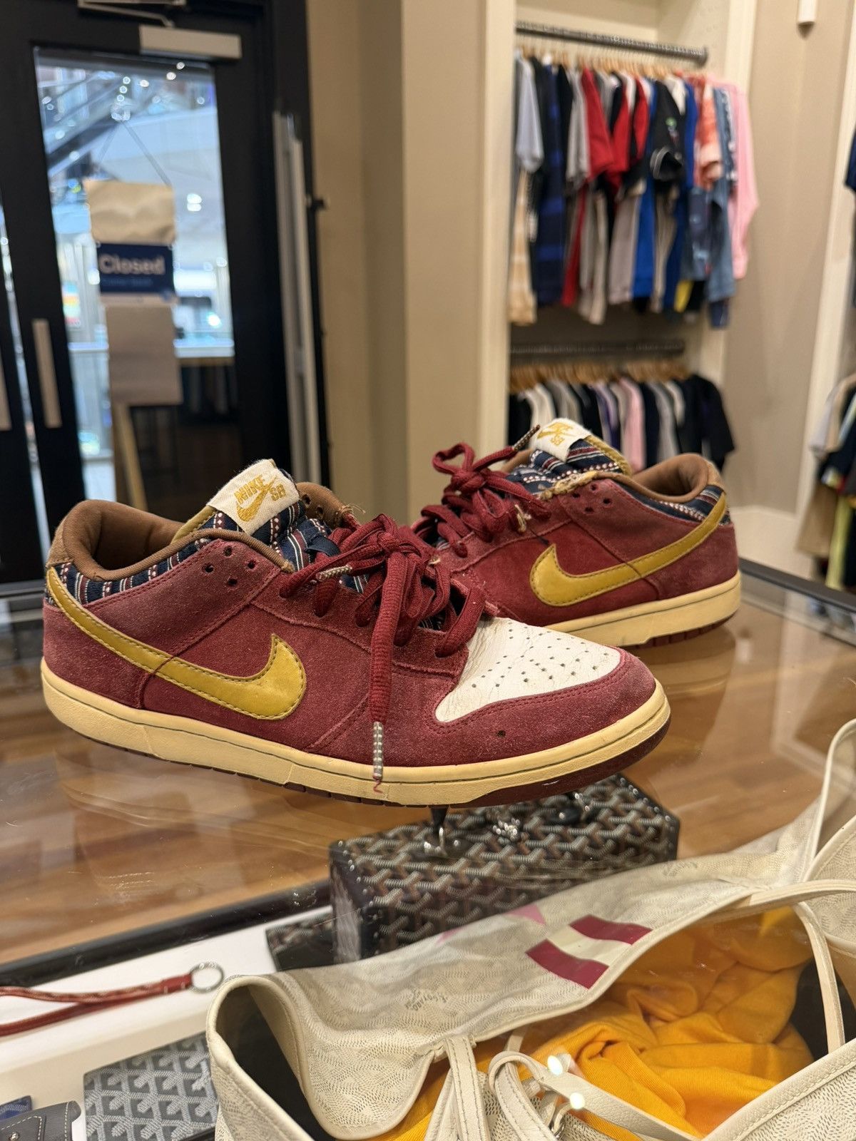Nike Nike SB Dunk low ‘Anchorman’ Size US 9 / EU 42 - 1 Thumbnail