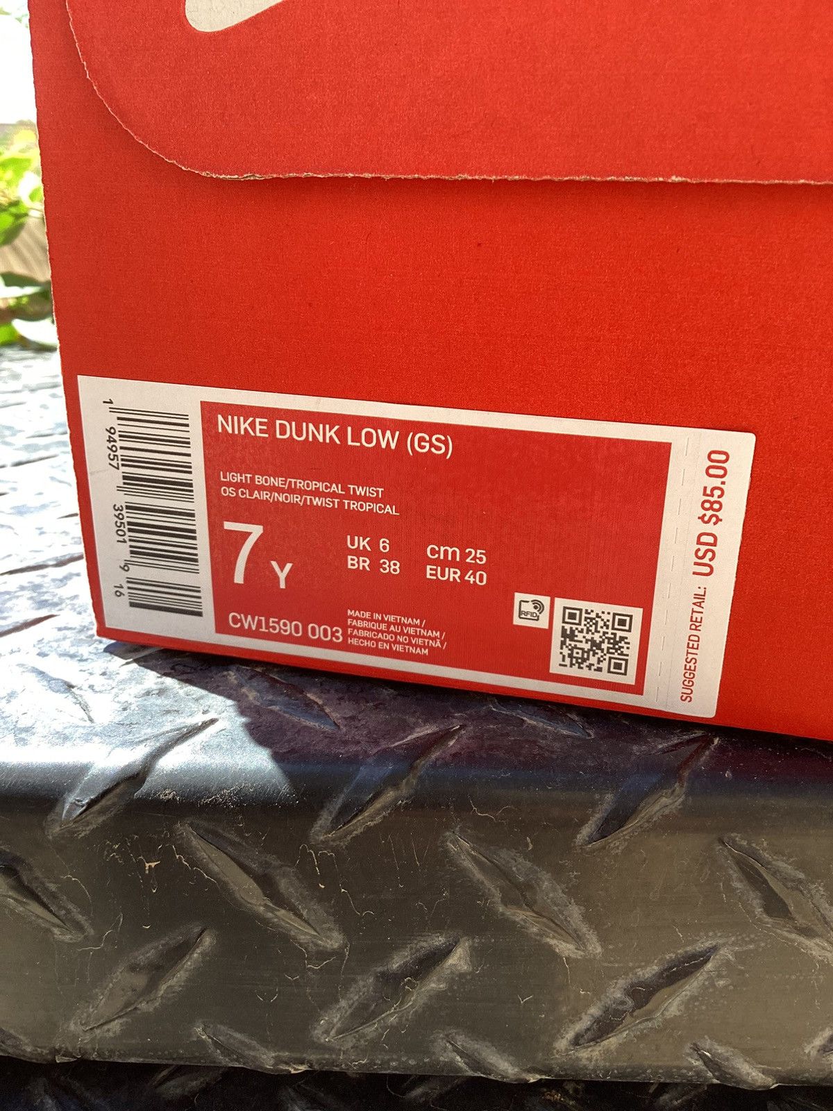 Nike Brand new Nike dunk low Tiffany grade school 7Y shoes Size US 12 / EU 45 - 4 Thumbnail