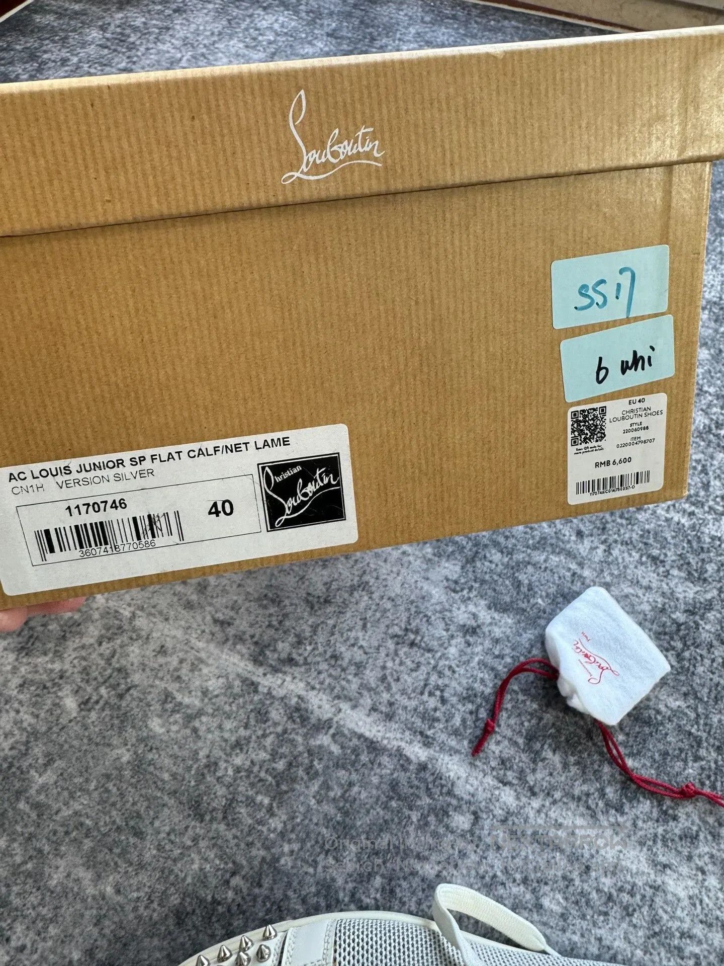 Christian Louboutin Christian Louboutin White Studded Sneakers. Size US 9.5 / IT 39.5 - 8 Thumbnail
